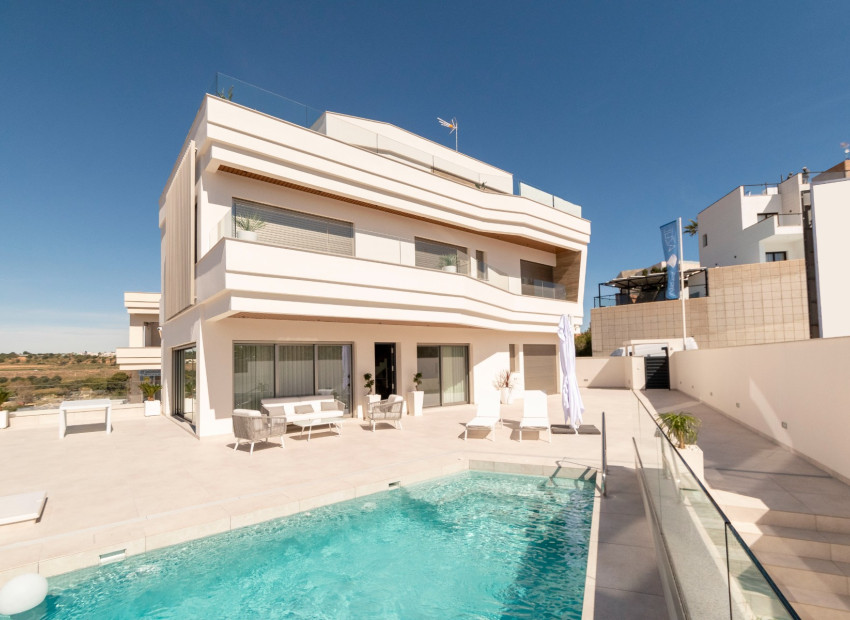 Återförsäljning - Villa -
Alicante - Campoamor