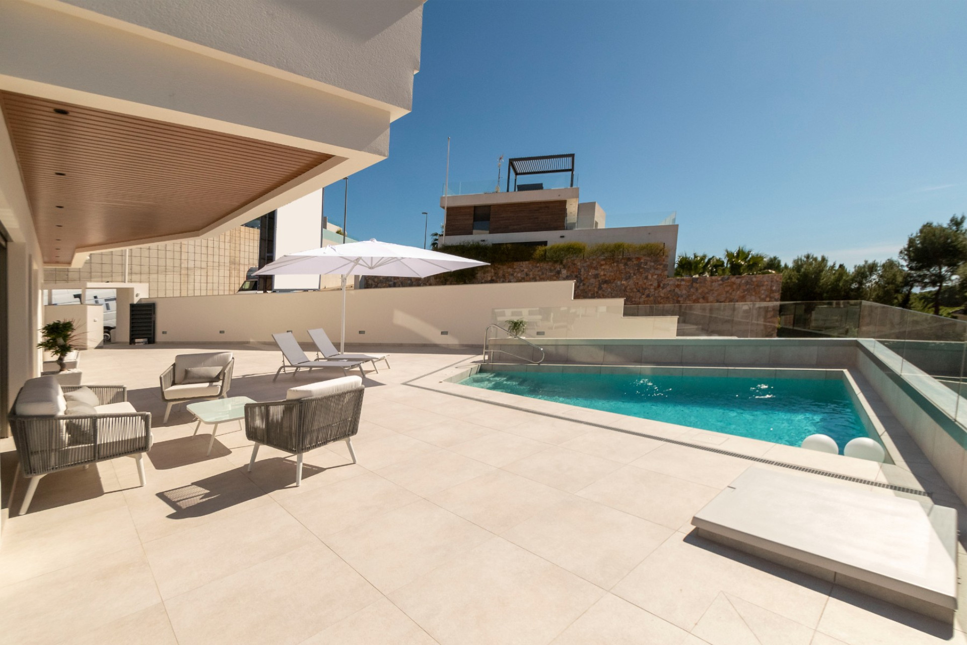 Återförsäljning - Villa -
Alicante - Campoamor