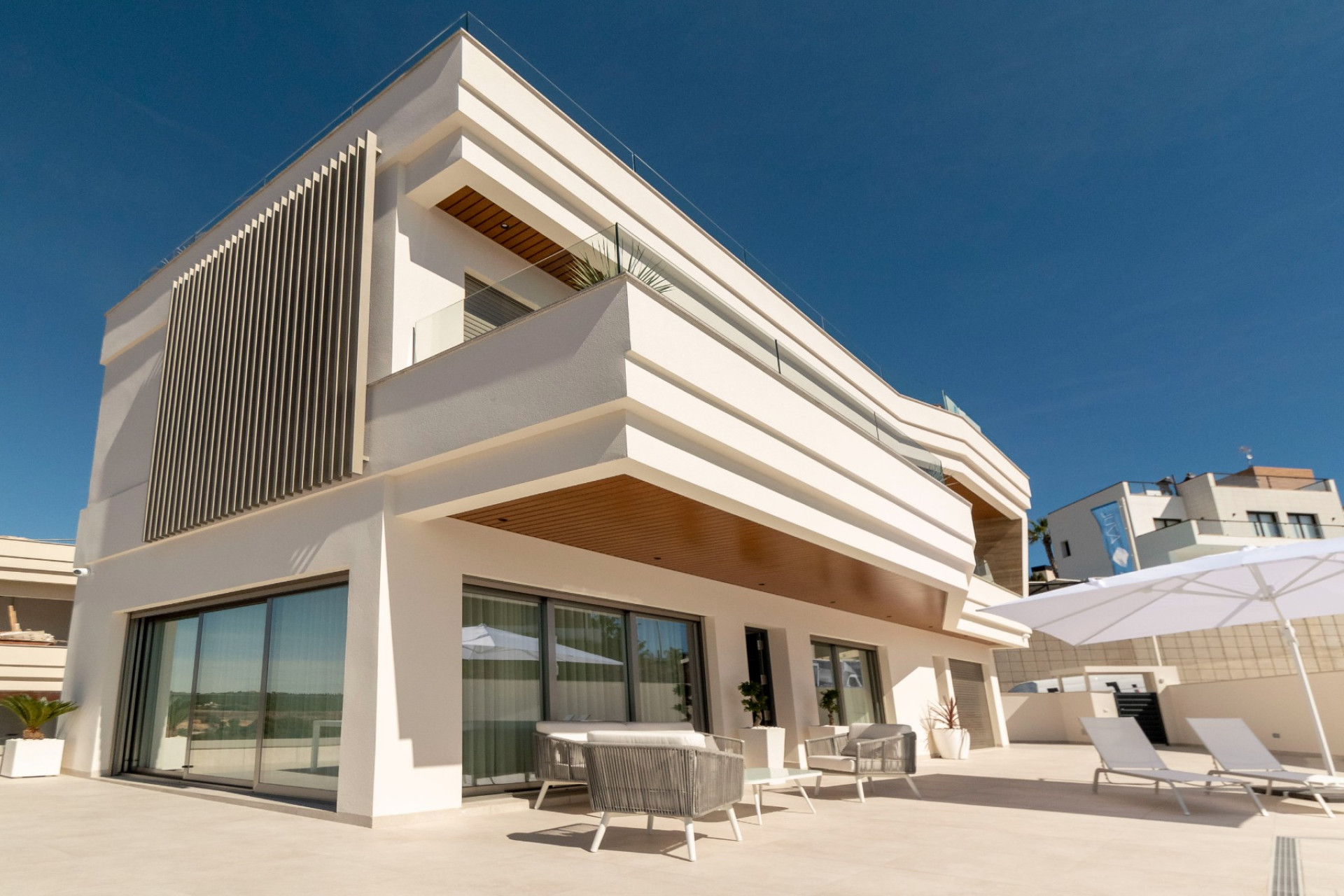 Återförsäljning - Villa -
Alicante - Campoamor