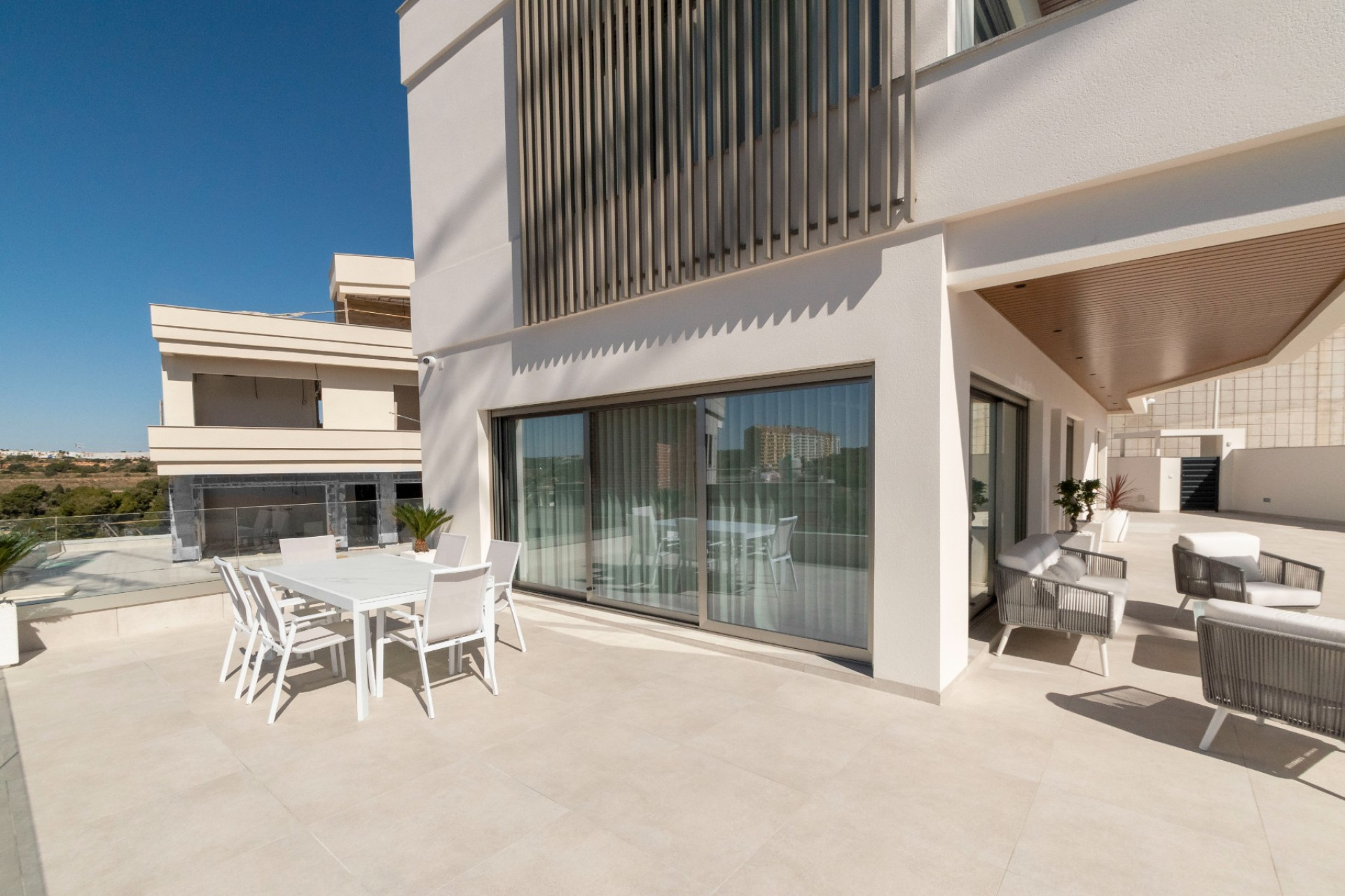 Återförsäljning - Villa -
Alicante - Campoamor