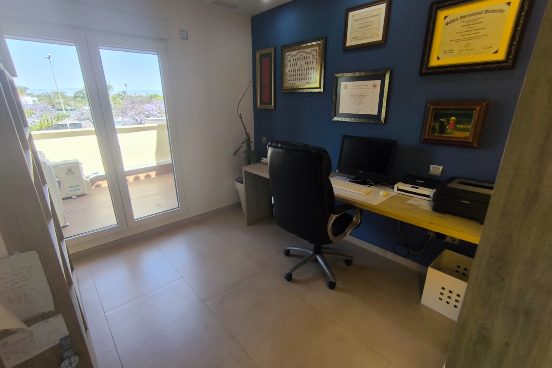 Återförsäljning - Villa -
San Juan de Alicante