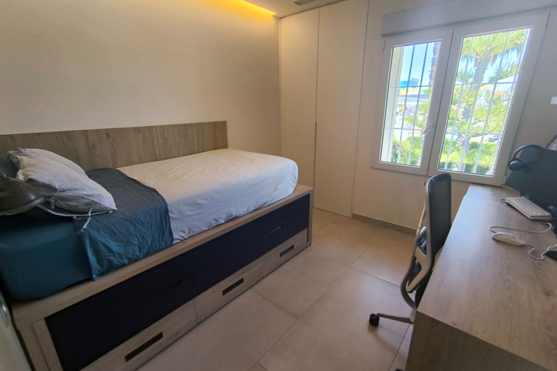 Återförsäljning - Villa -
San Juan de Alicante