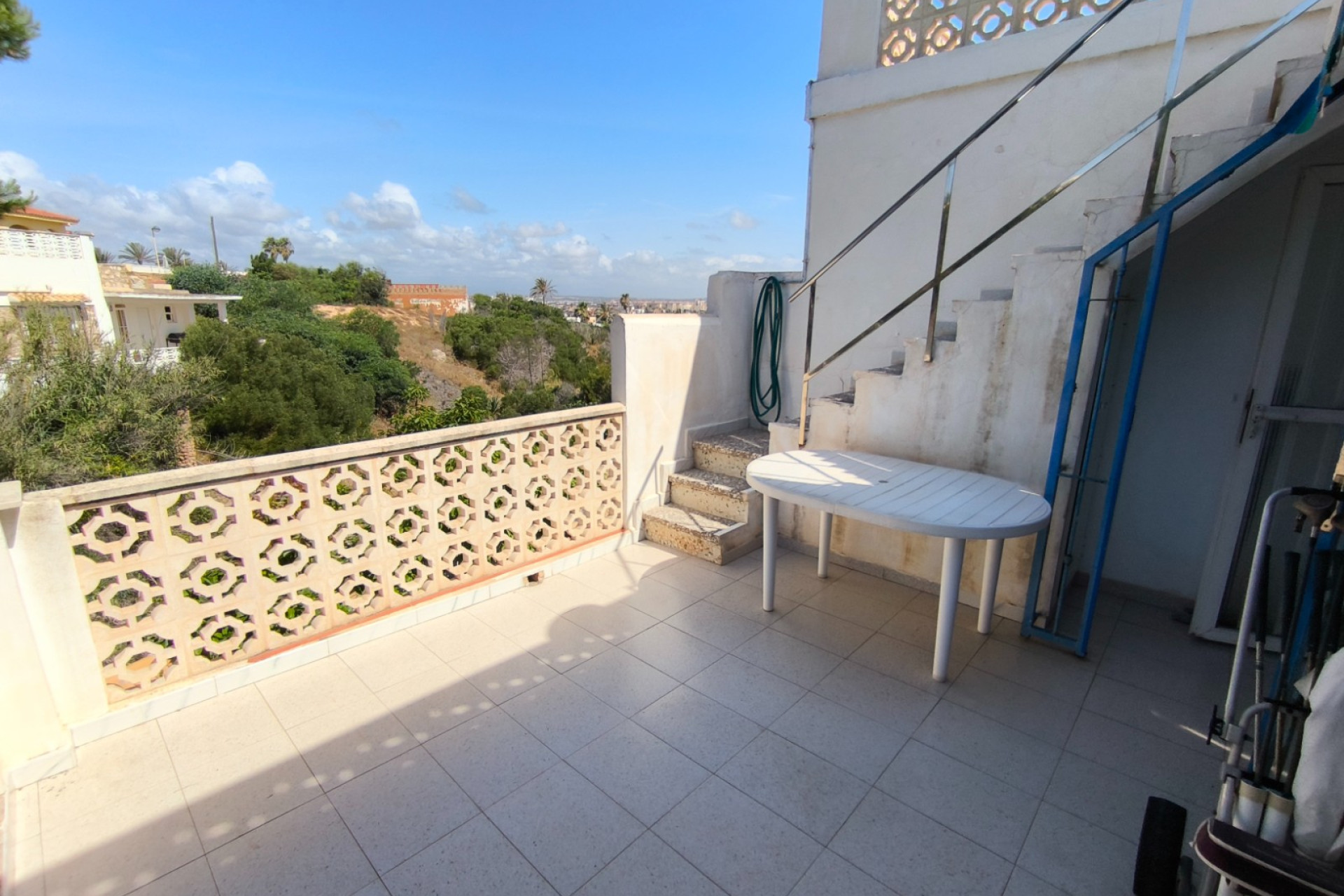 Herverkoop - Herenhuis -
Torrevieja