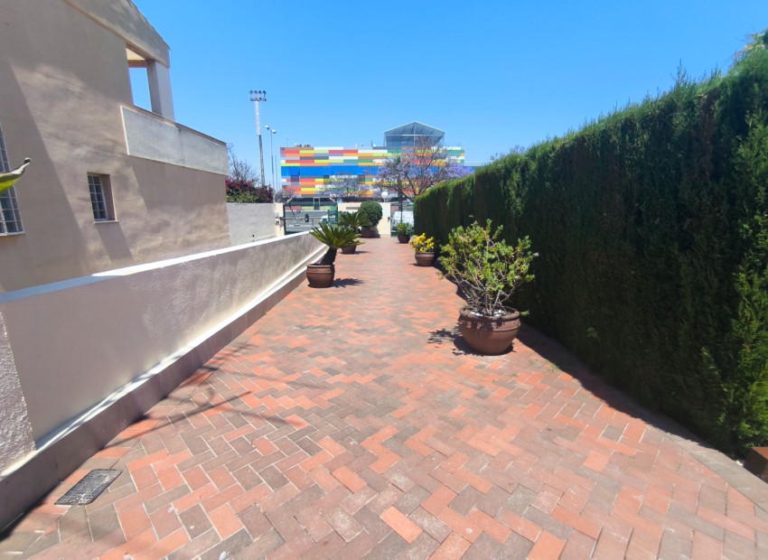 Herverkoop - Villa -
San Juan de Alicante