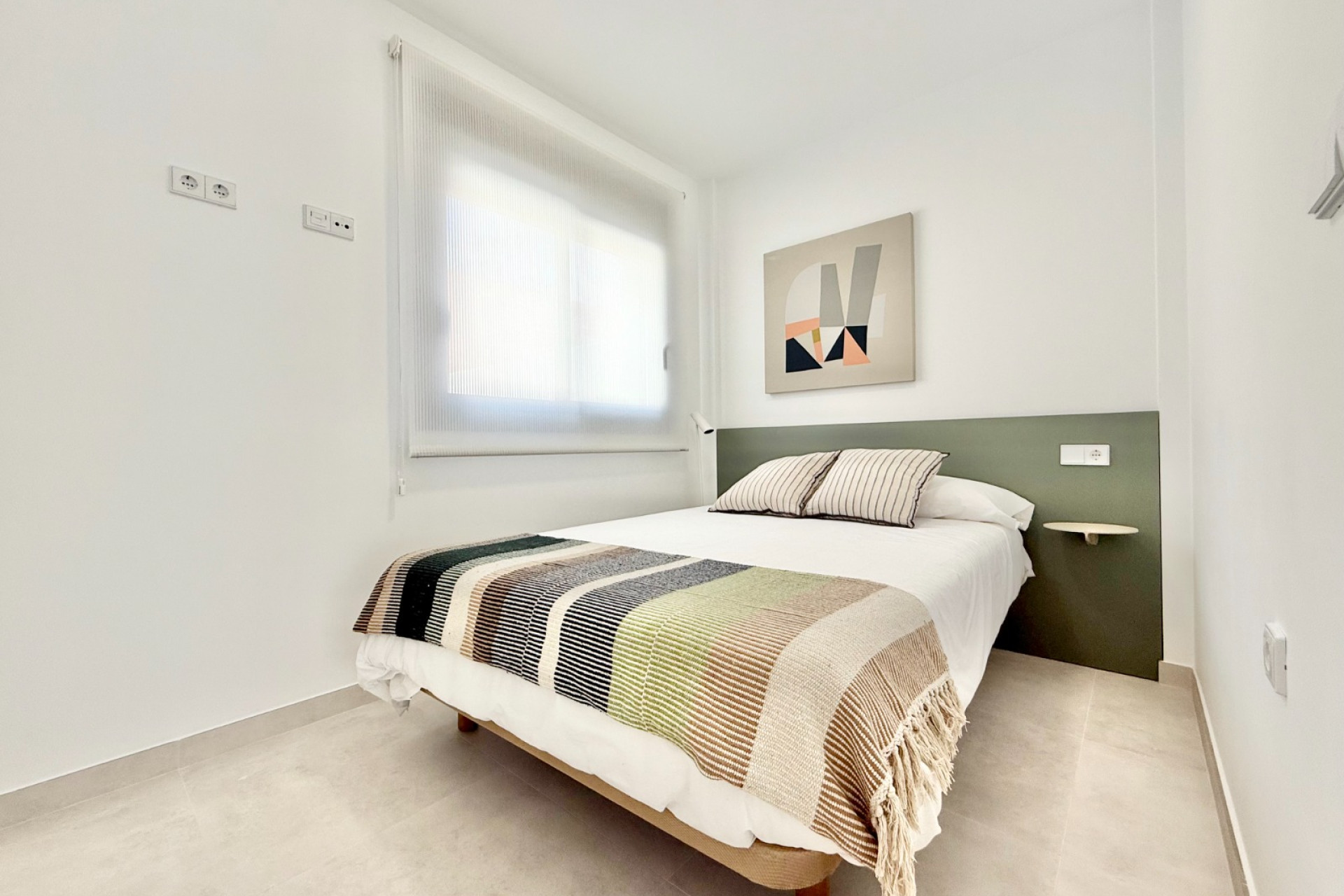 New Build - Villa / Semi semi-detached -
Cox