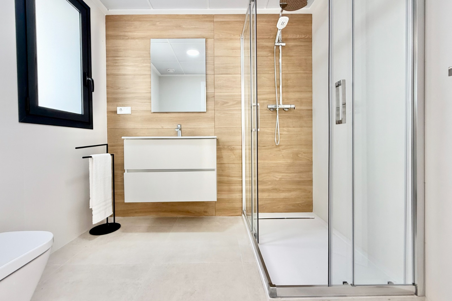 New Build - Villa / Semi semi-detached -
Cox