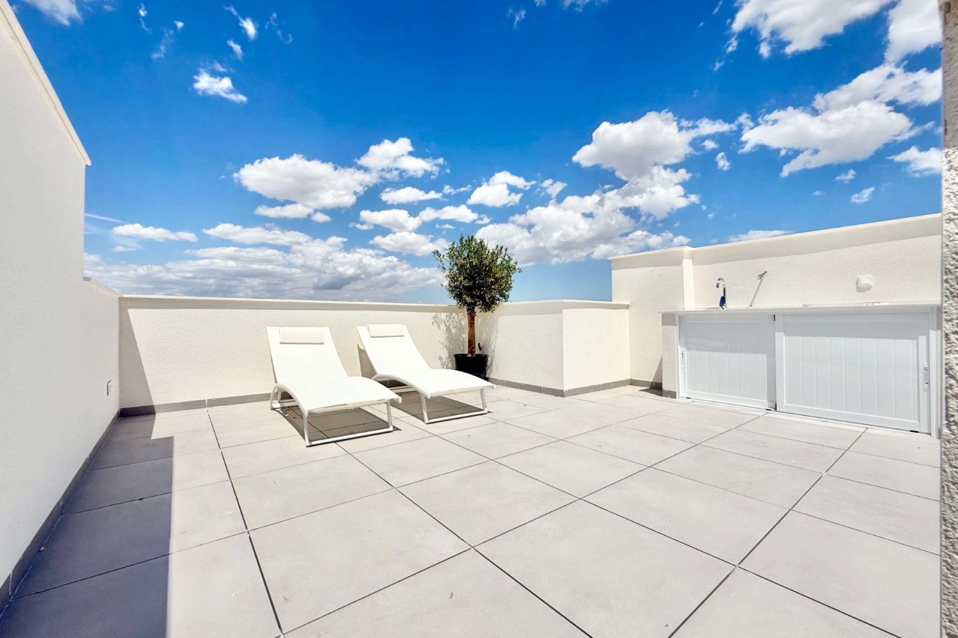 New Build - Villa / Semi semi-detached -
Cox