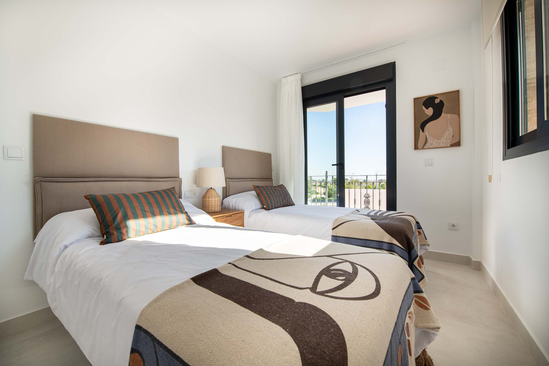 New Build - Villa / Semi semi-detached -
Cox