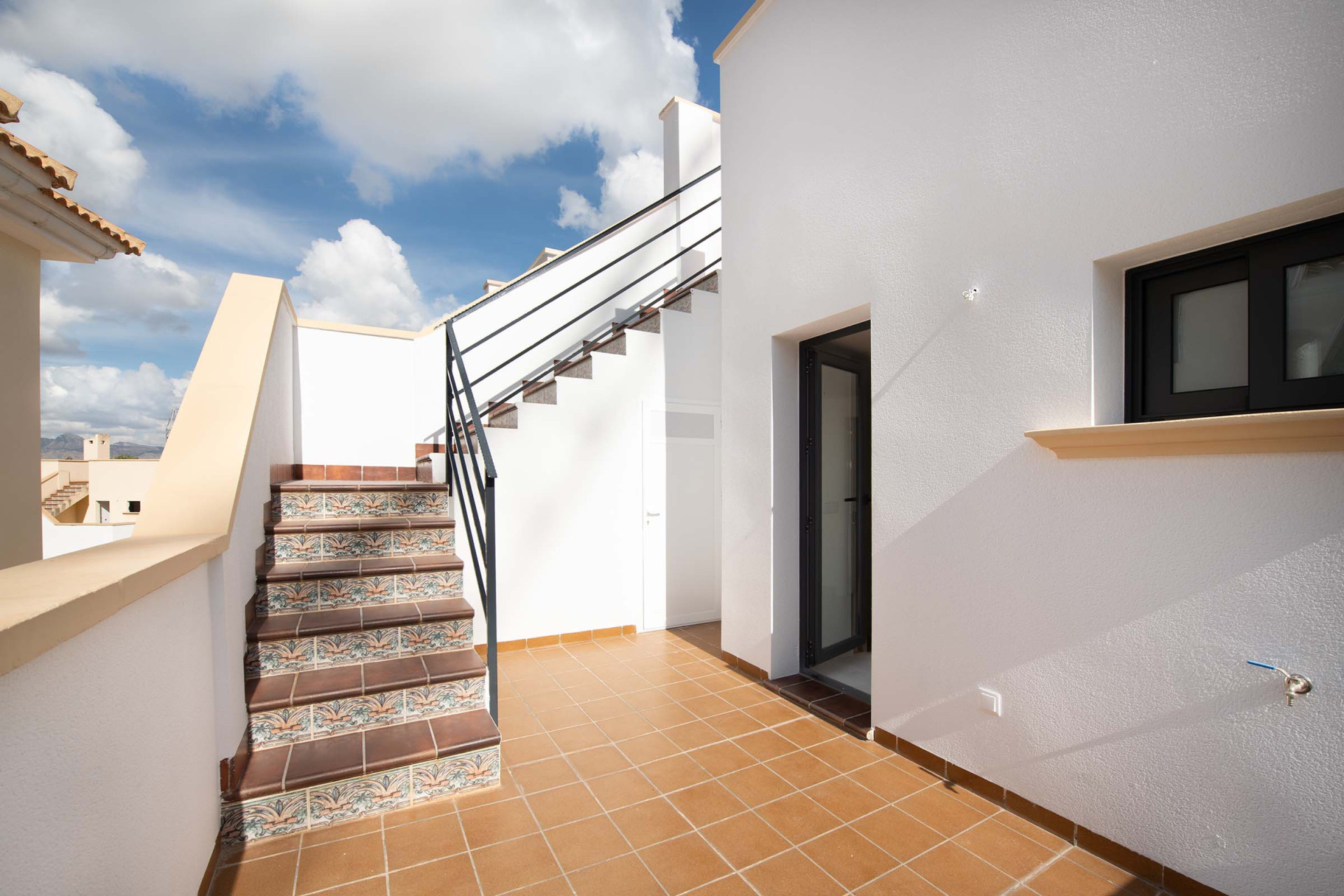 New Build - Villa / Semi semi-detached -
Cox