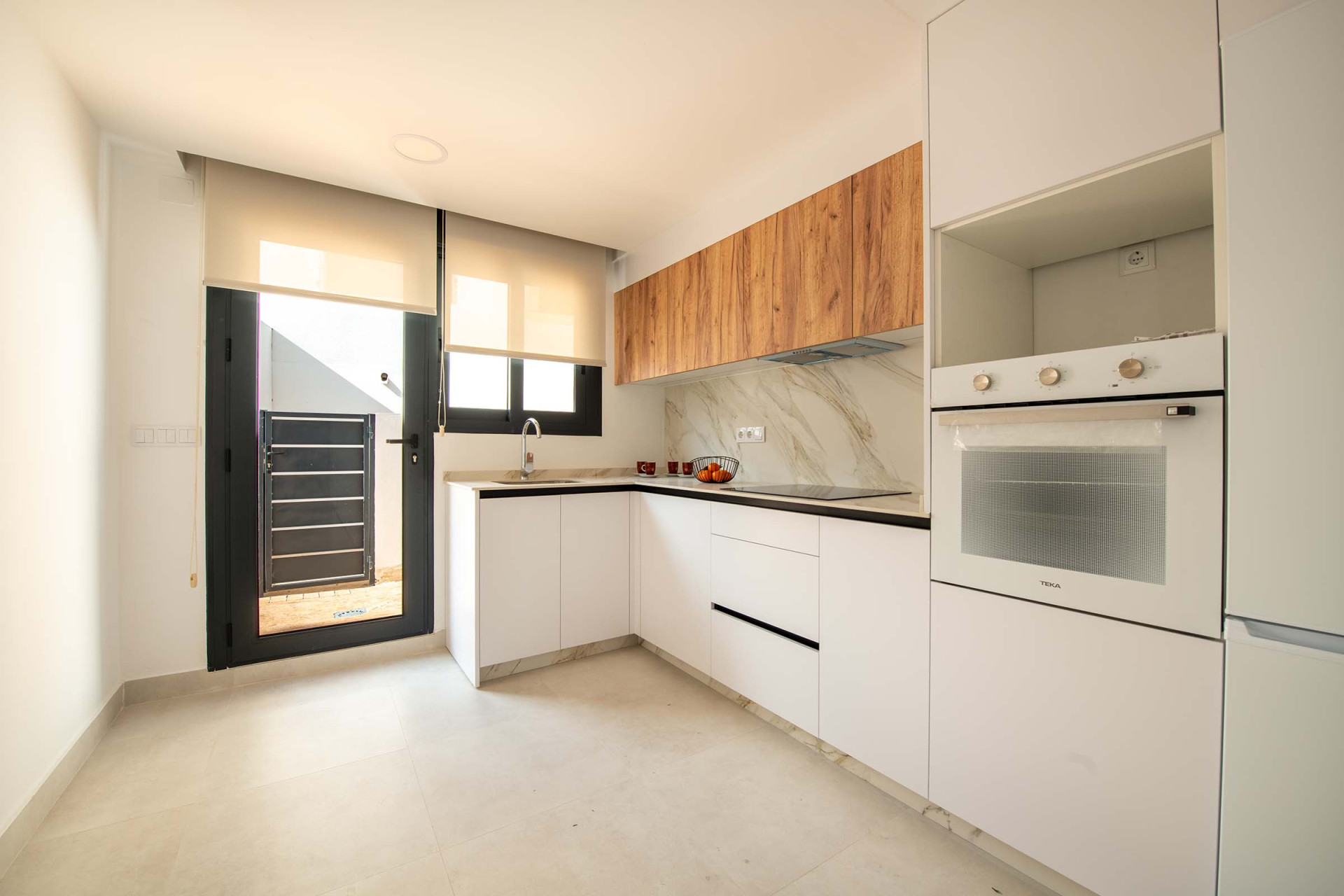 New Build - Villa / Semi semi-detached -
Cox