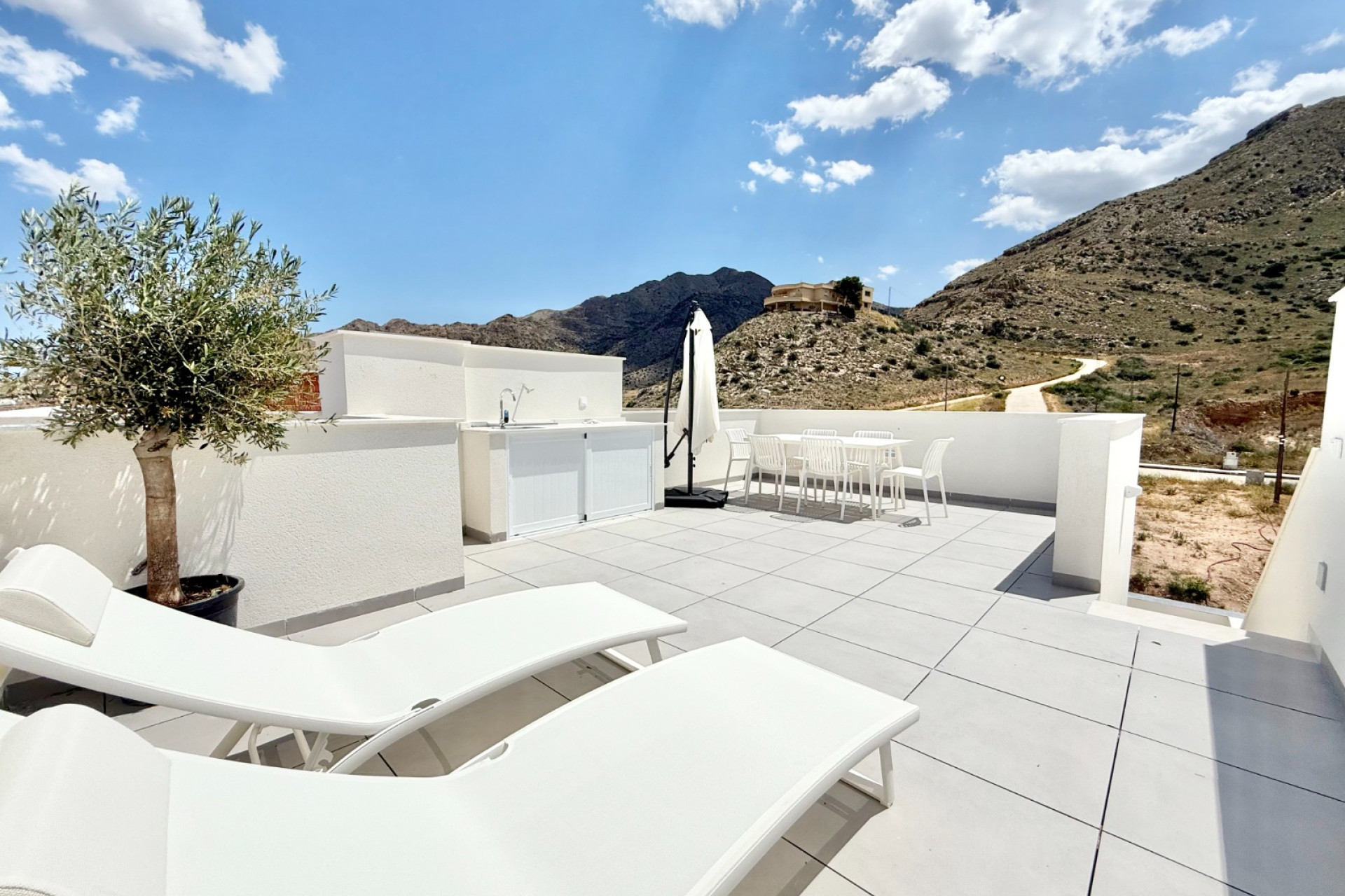 New Build - Villa / Semi semi-detached -
Cox