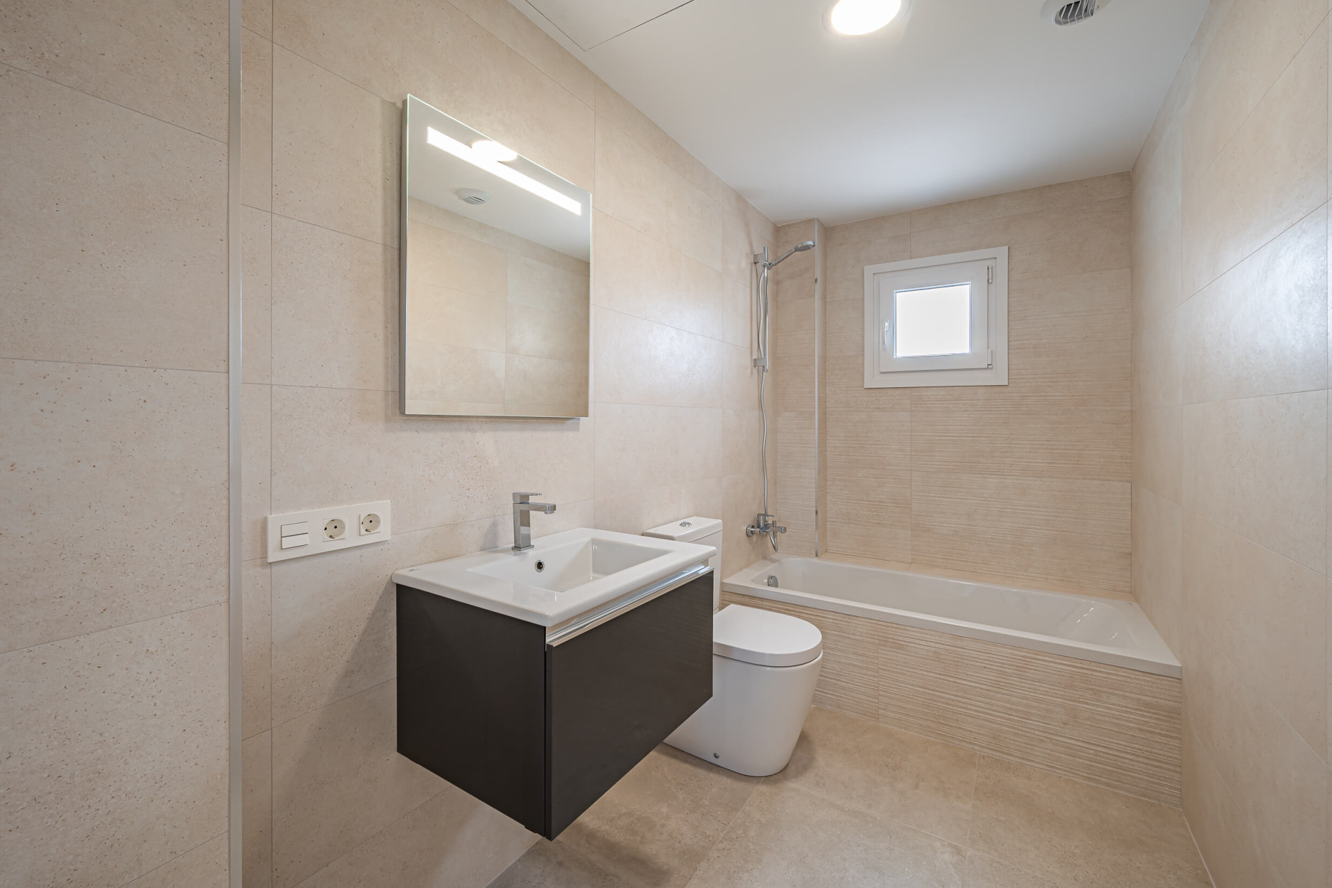 Nieuwbouw Woningen - Herenhuis -
Viñuela