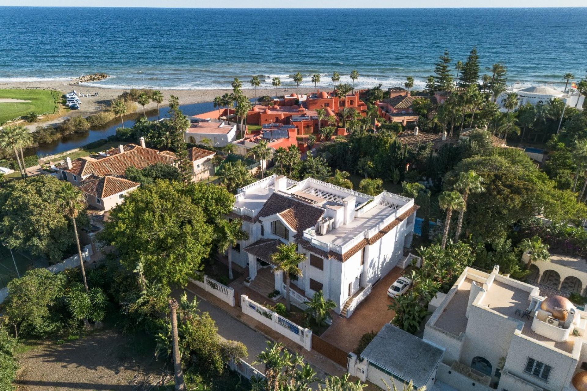 Nieuwbouw Woningen - Villa -
Estepona