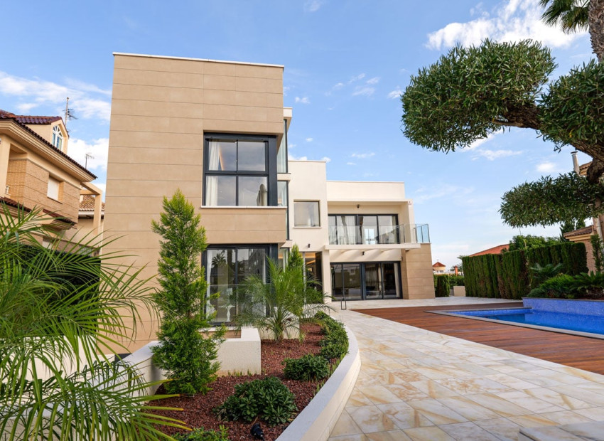 Nieuwbouw Woningen - Villa -
Torrevieja