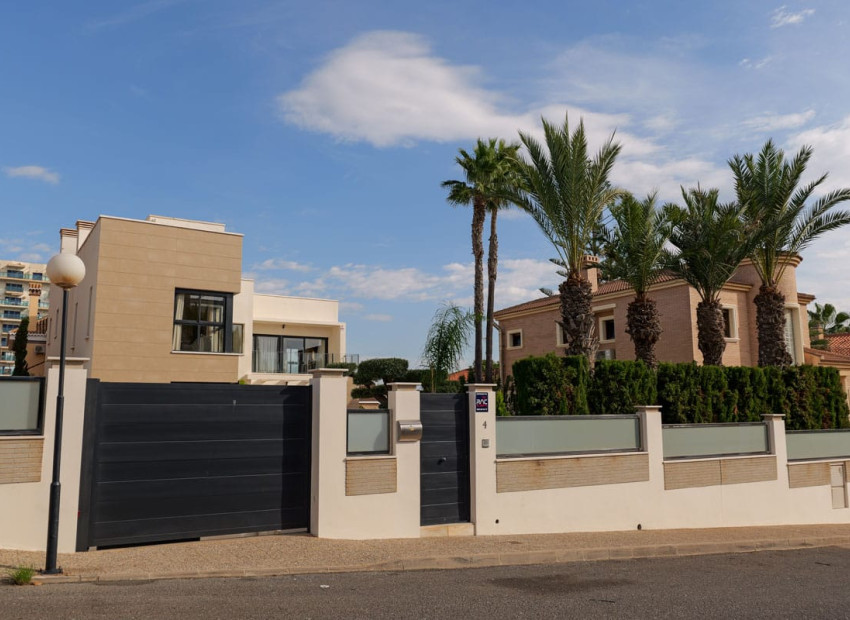 Nieuwbouw Woningen - Villa -
Torrevieja