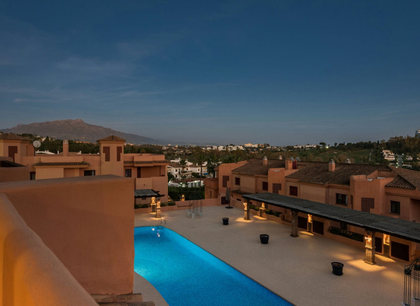 Nouvelle construction - Appartement -
Benahavís