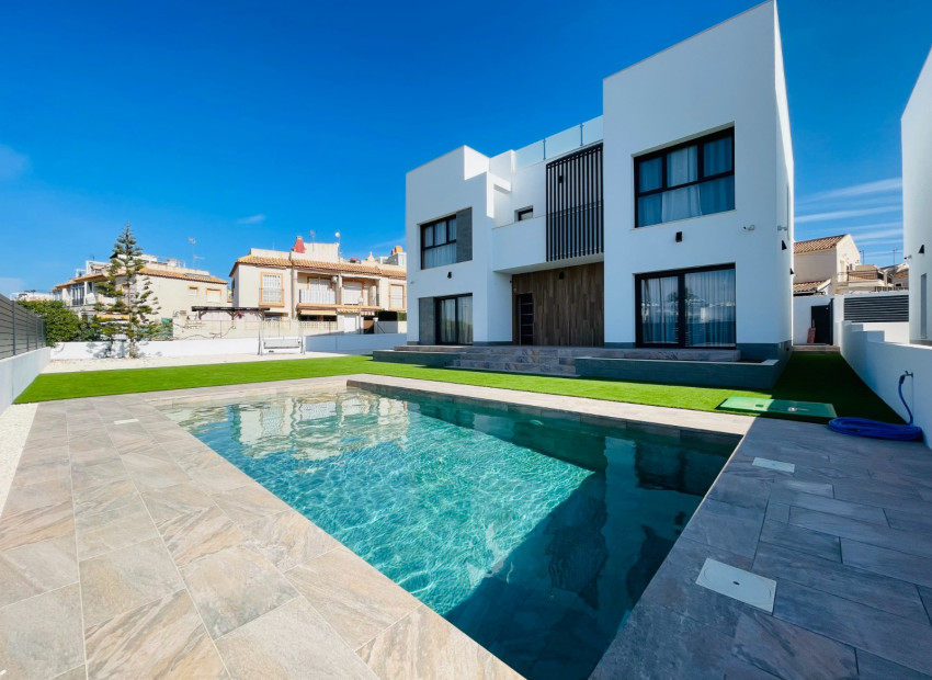 Nouvelle construction - Maison de ville -
Torrevieja