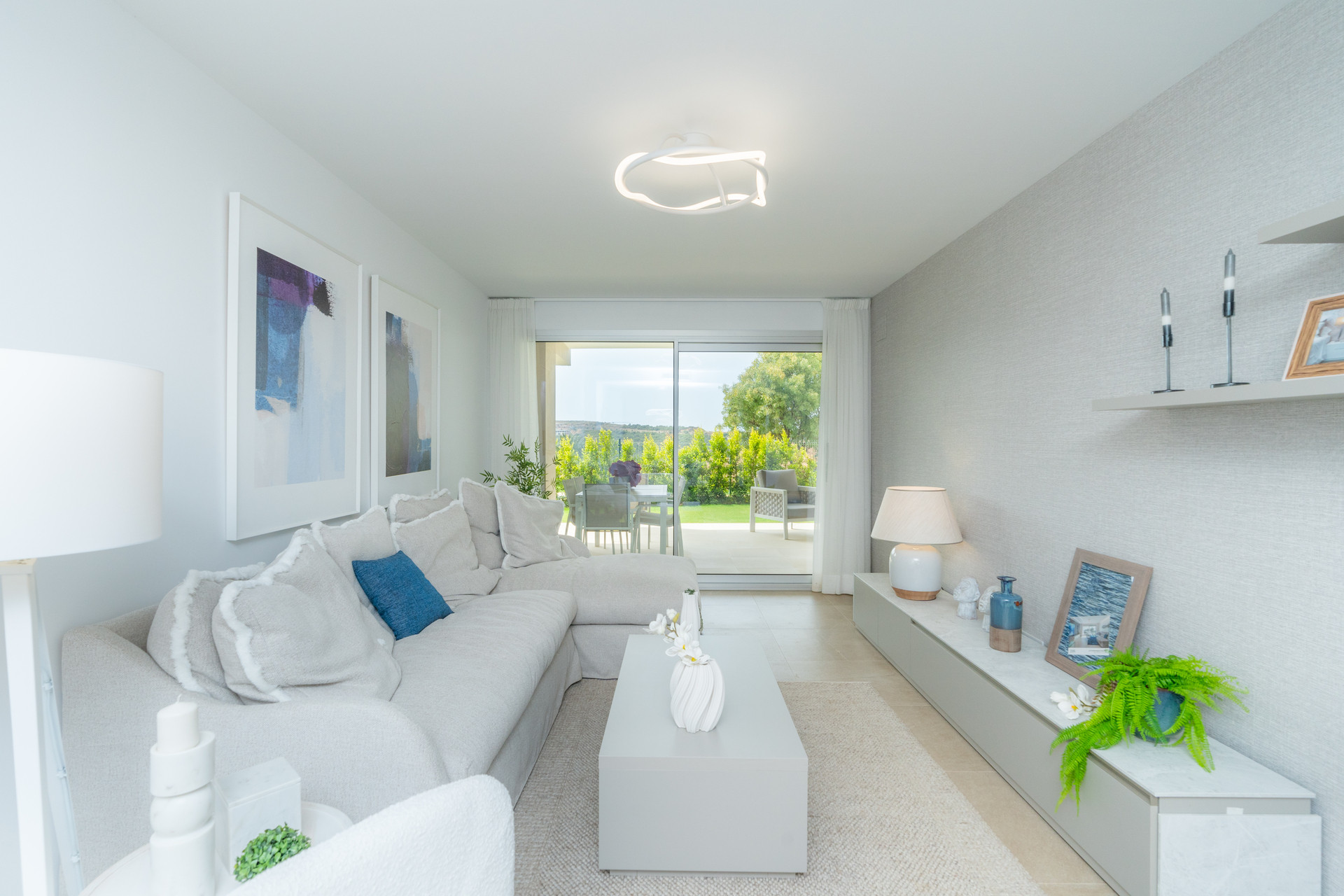 Новое здание - Квартира / квартира -
Estepona