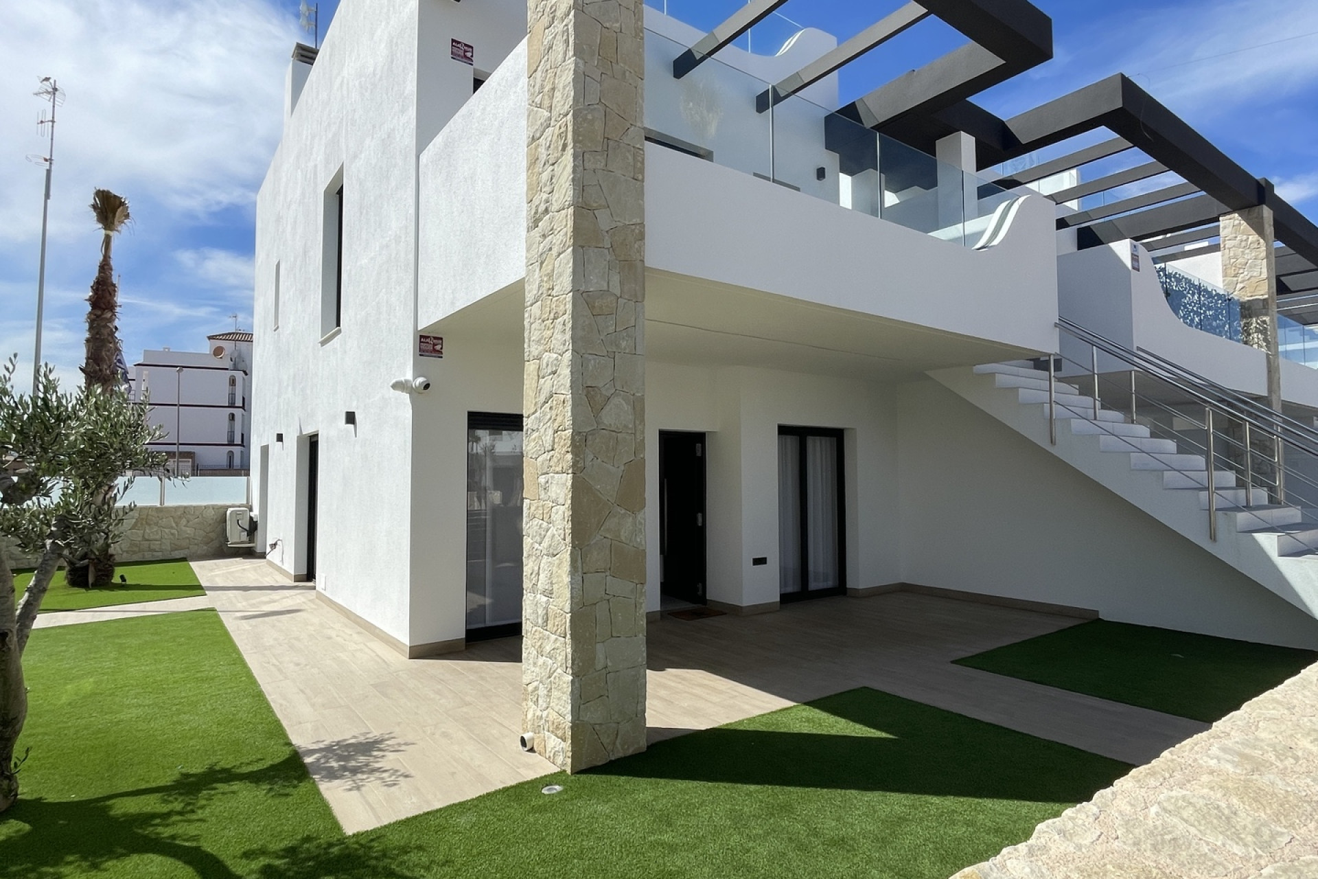 Новое здание - low-bungalow -
Torrevieja