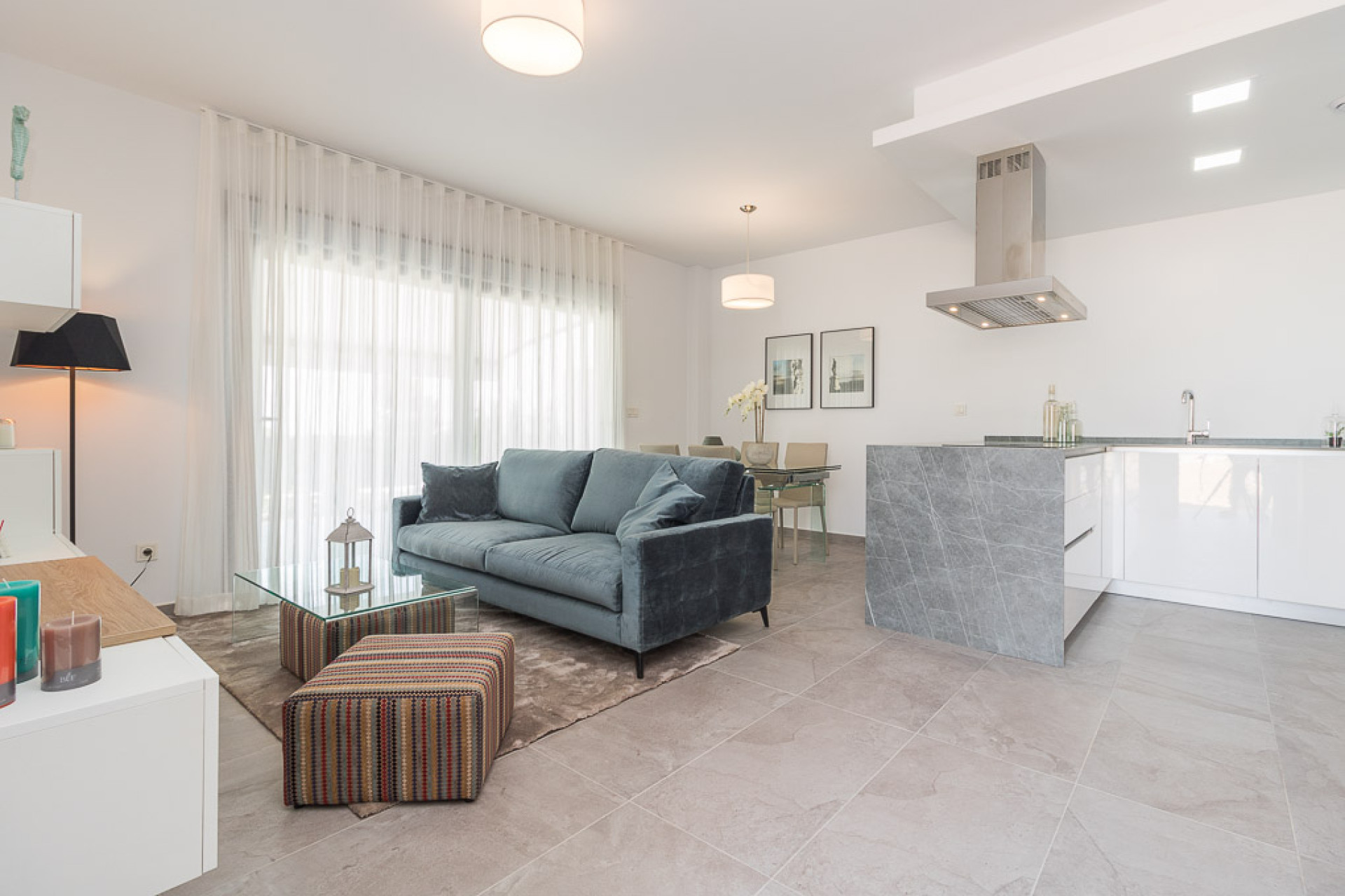 Новое здание - low-bungalow -
Torrevieja