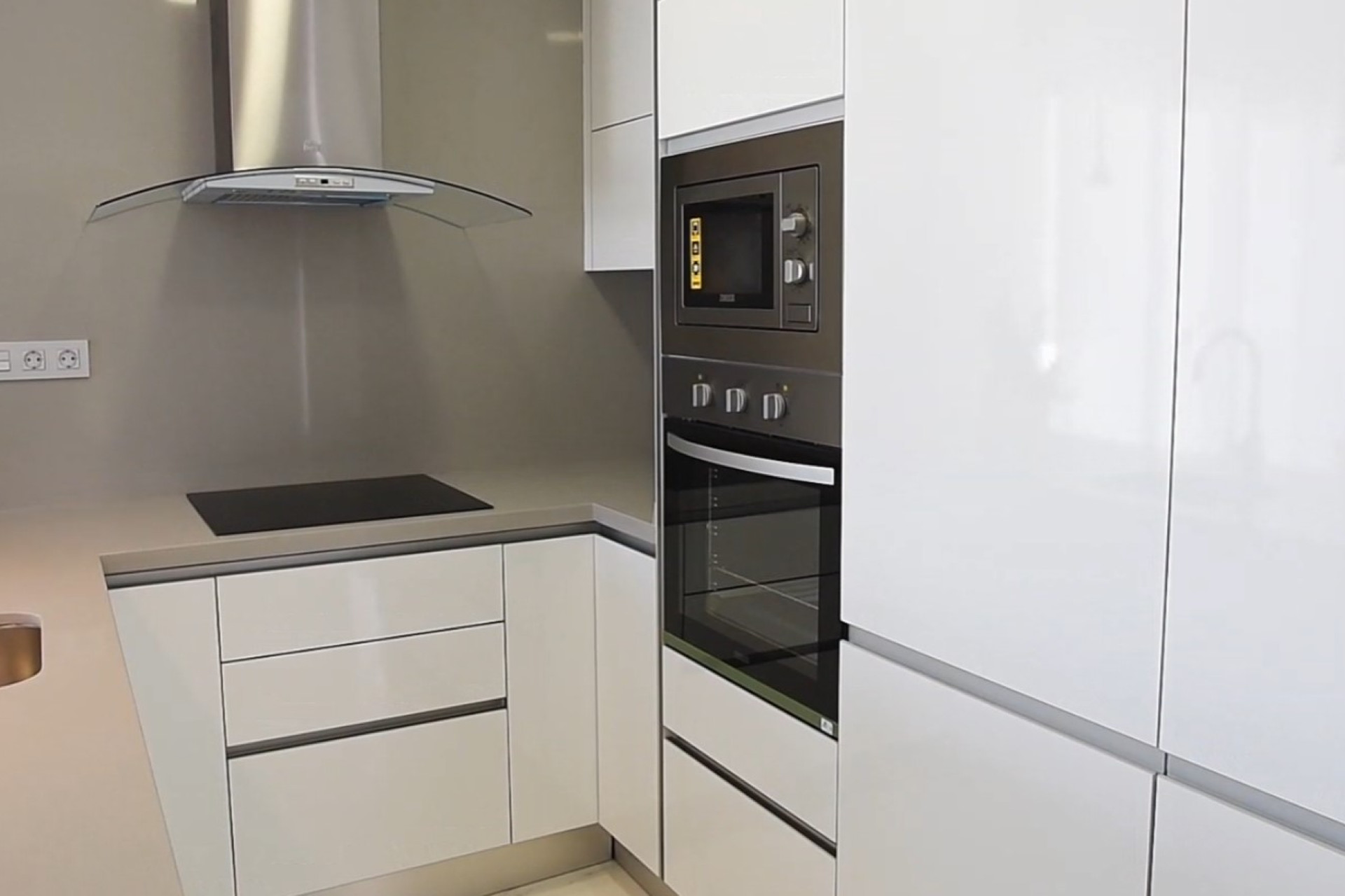 Новое здание - Таунхаус -
Orihuela Costa