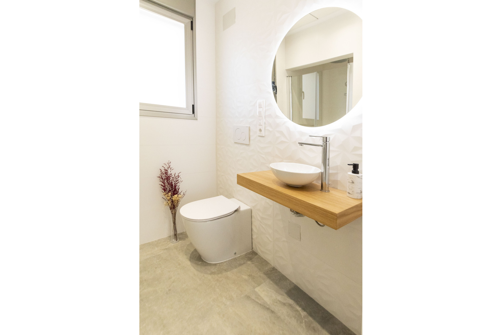 Новое здание - Таунхаус -
Pilar de la Horadada