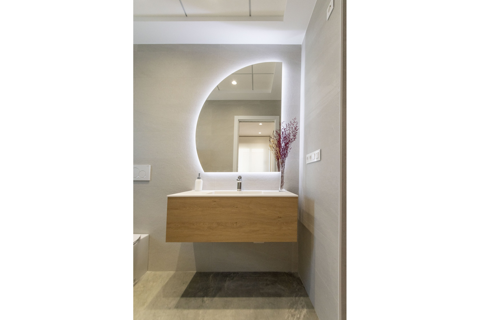 Новое здание - Таунхаус -
Pilar de la Horadada