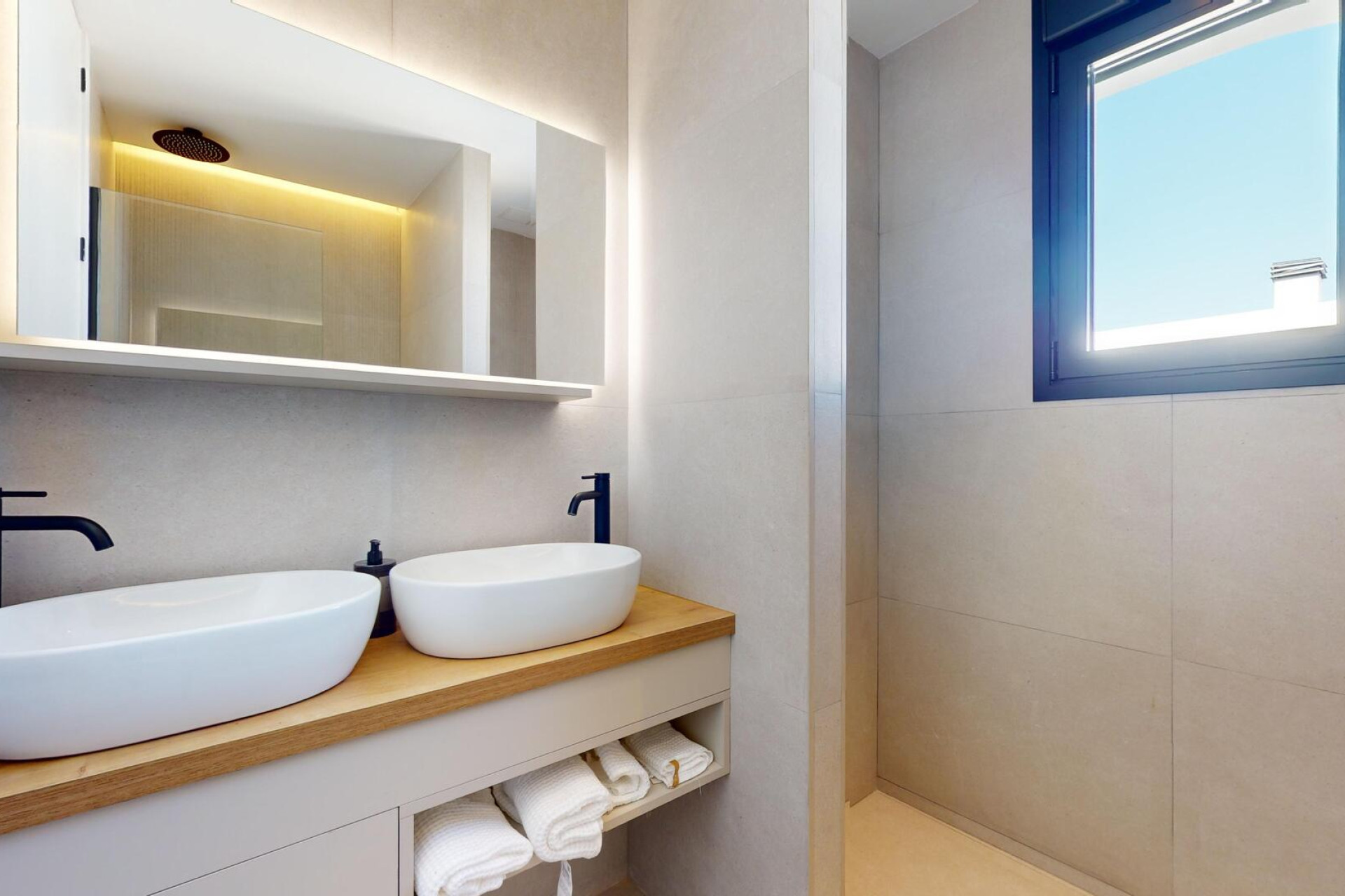 Новое здание - Таунхаус -
Polop