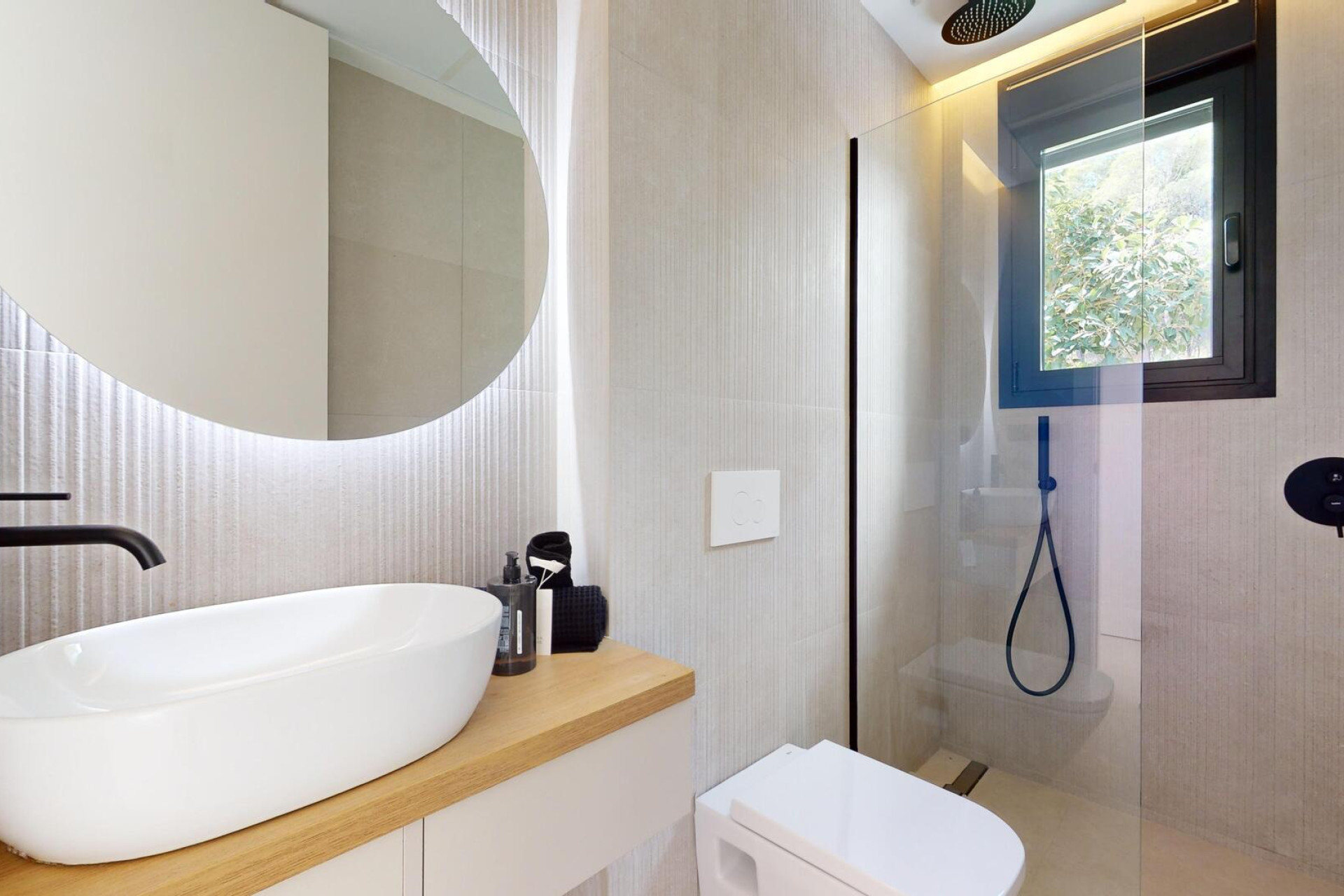 Новое здание - Таунхаус -
Polop