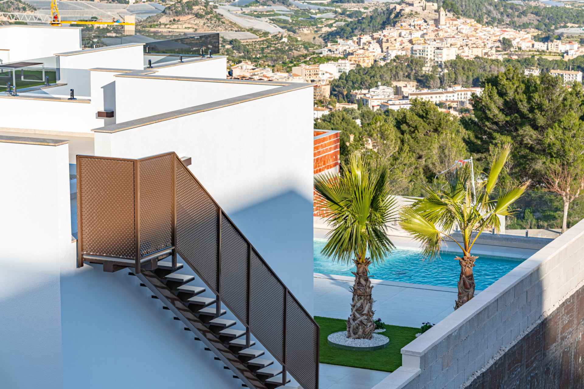 Новое здание - Таунхаус -
Polop