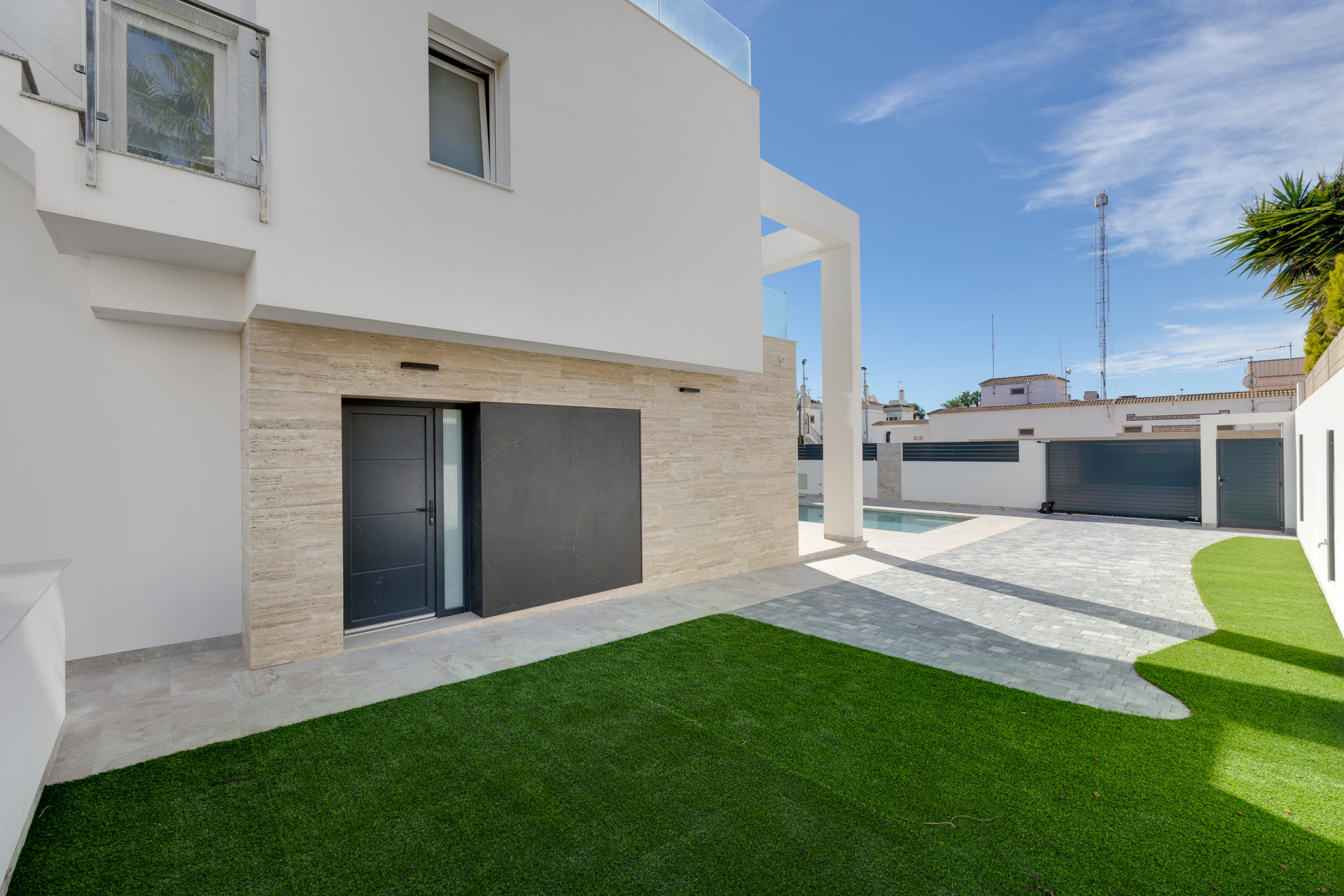 Новое здание - Таунхаус -
Torrevieja