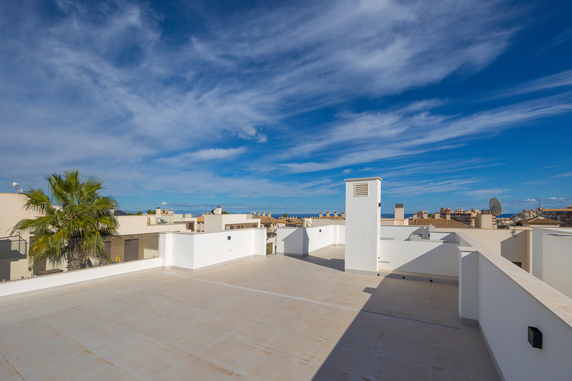 Новое здание - Таунхаус -
Torrevieja