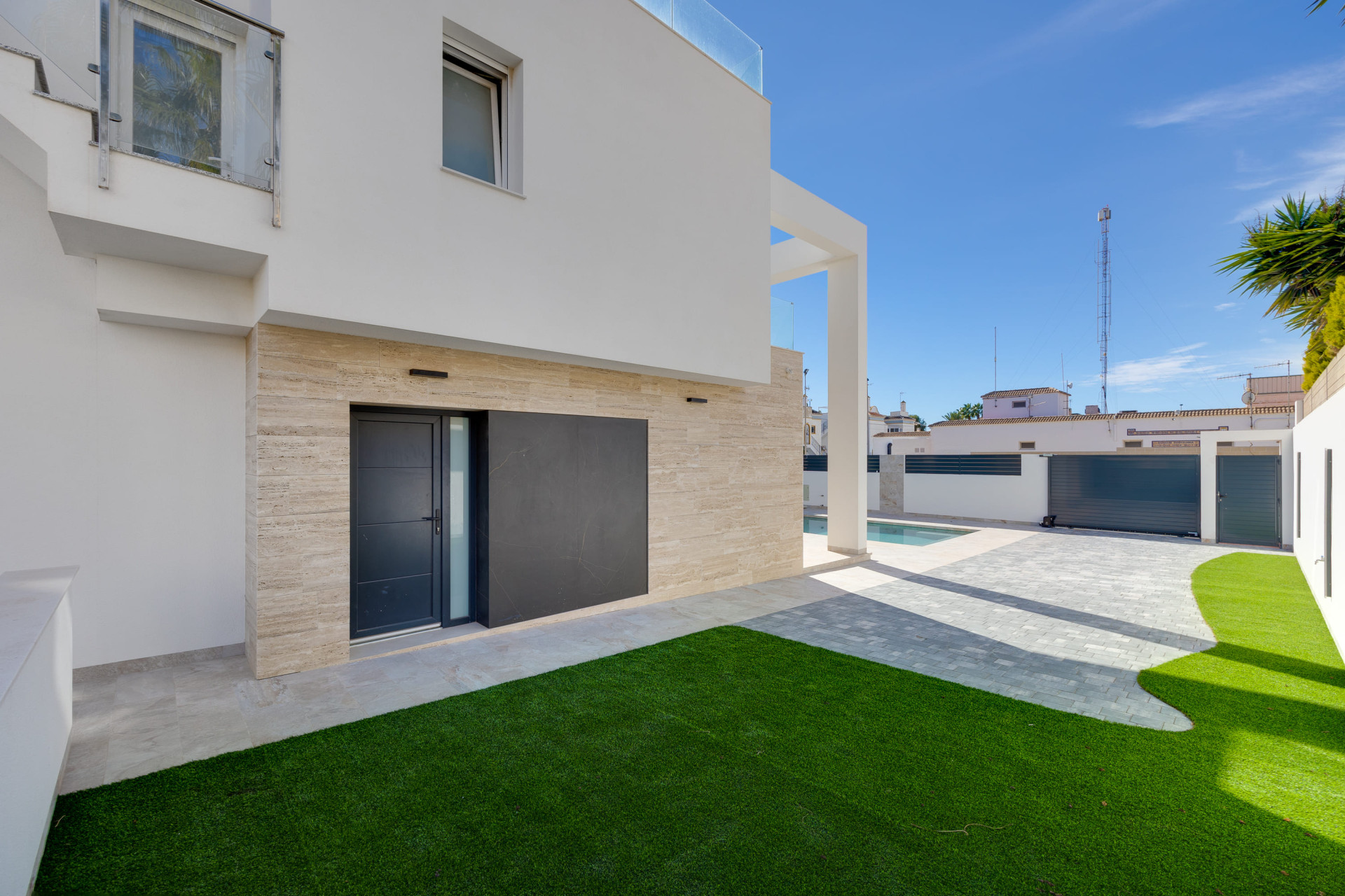 Новое здание - Таунхаус -
Torrevieja