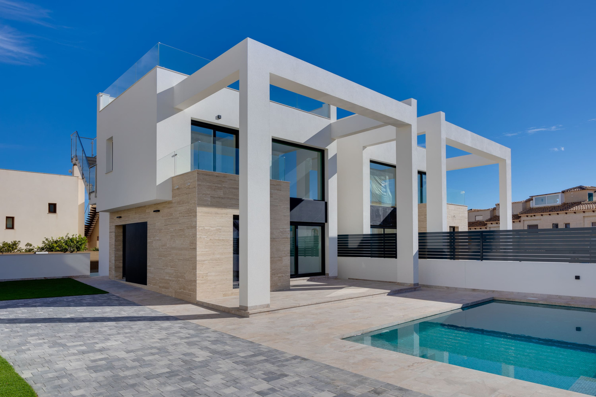 Новое здание - Таунхаус -
Torrevieja