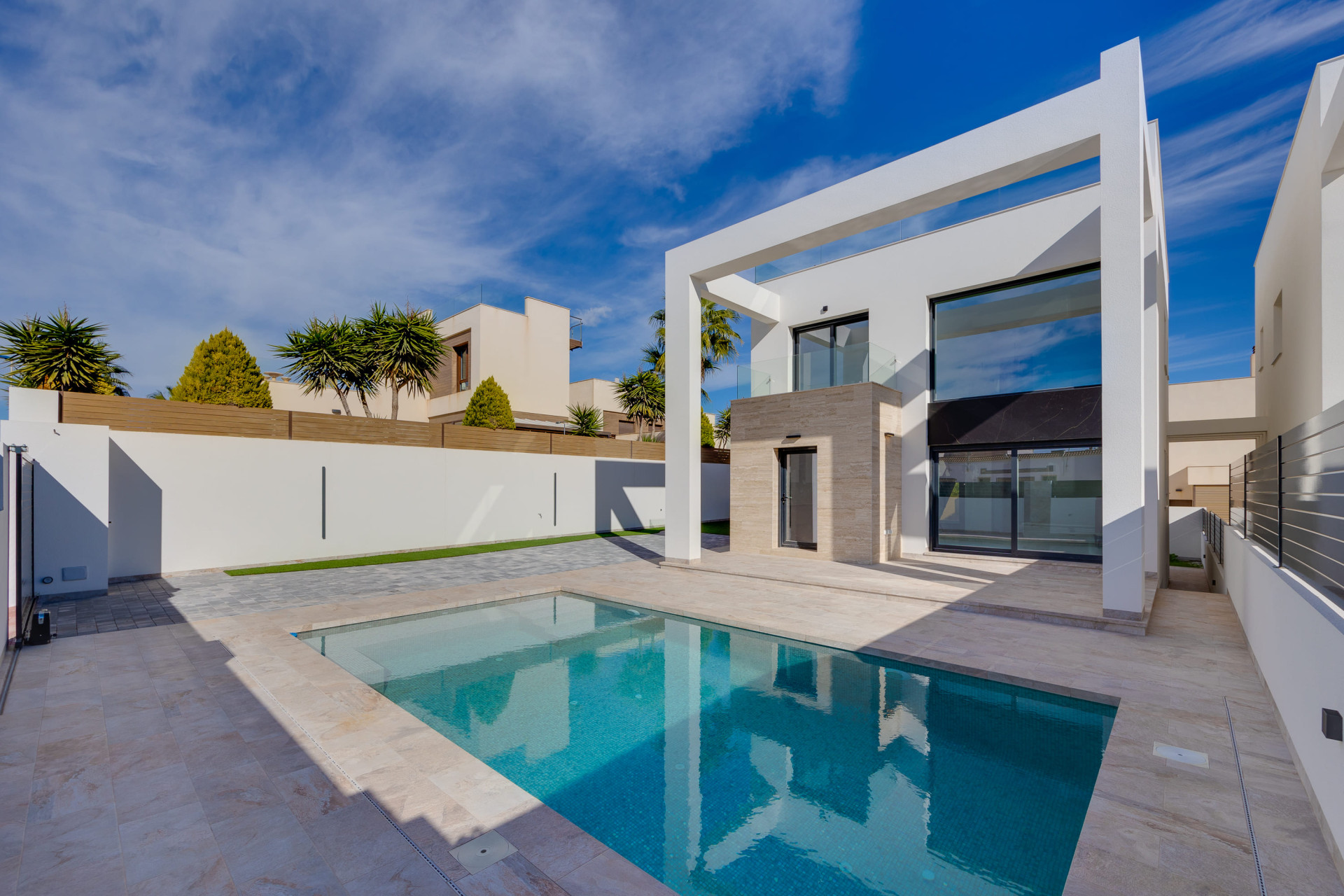 Новое здание - Таунхаус -
Torrevieja