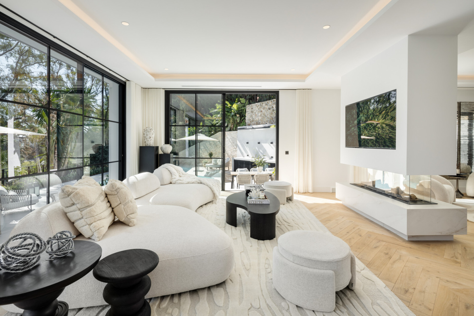 Новое здание - Villa -
Benahavís