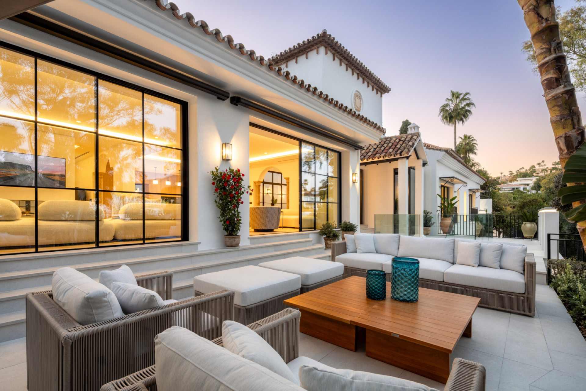 Новое здание - Villa -
Benahavís