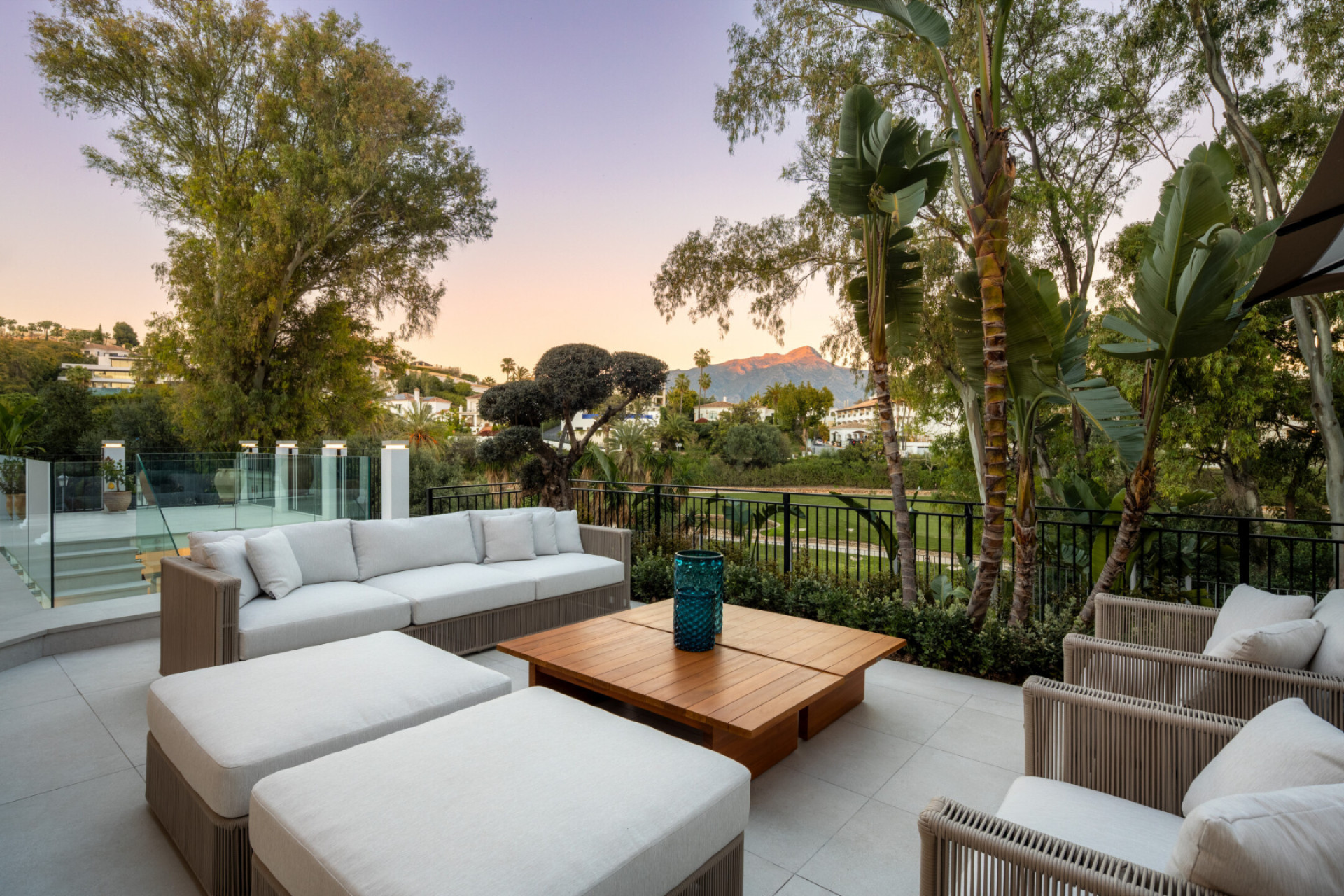 Новое здание - Villa -
Benahavís