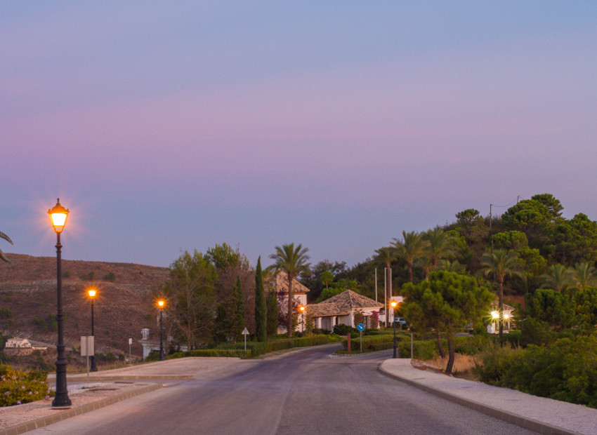 Новое здание - Villa -
Benahavís