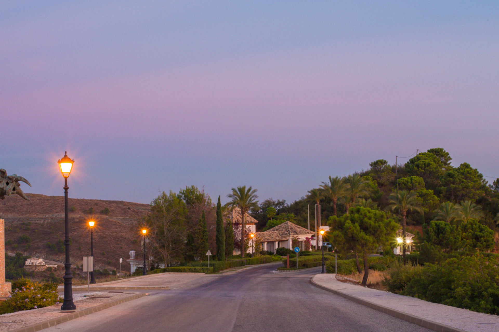 Новое здание - Villa -
Benahavís