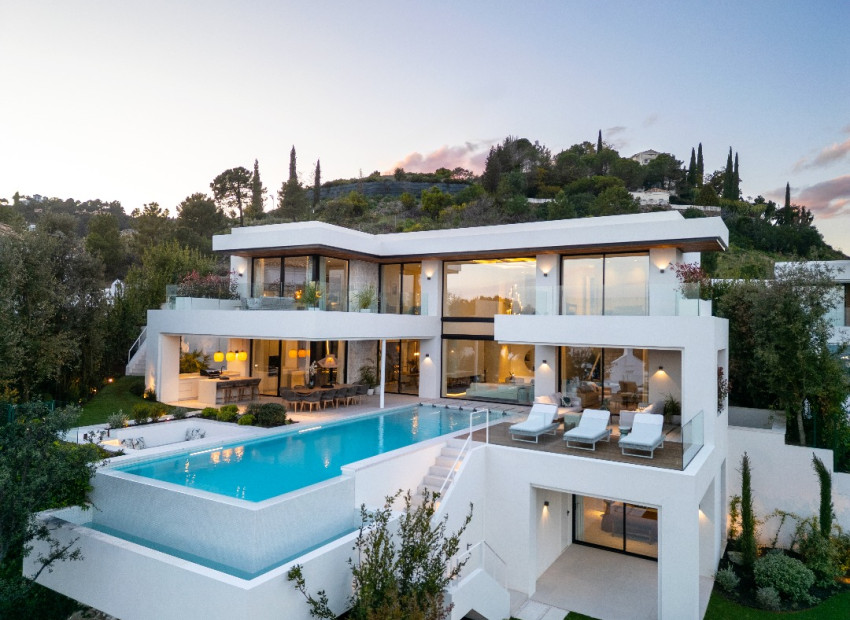 Новое здание - Villa -
Benahavís