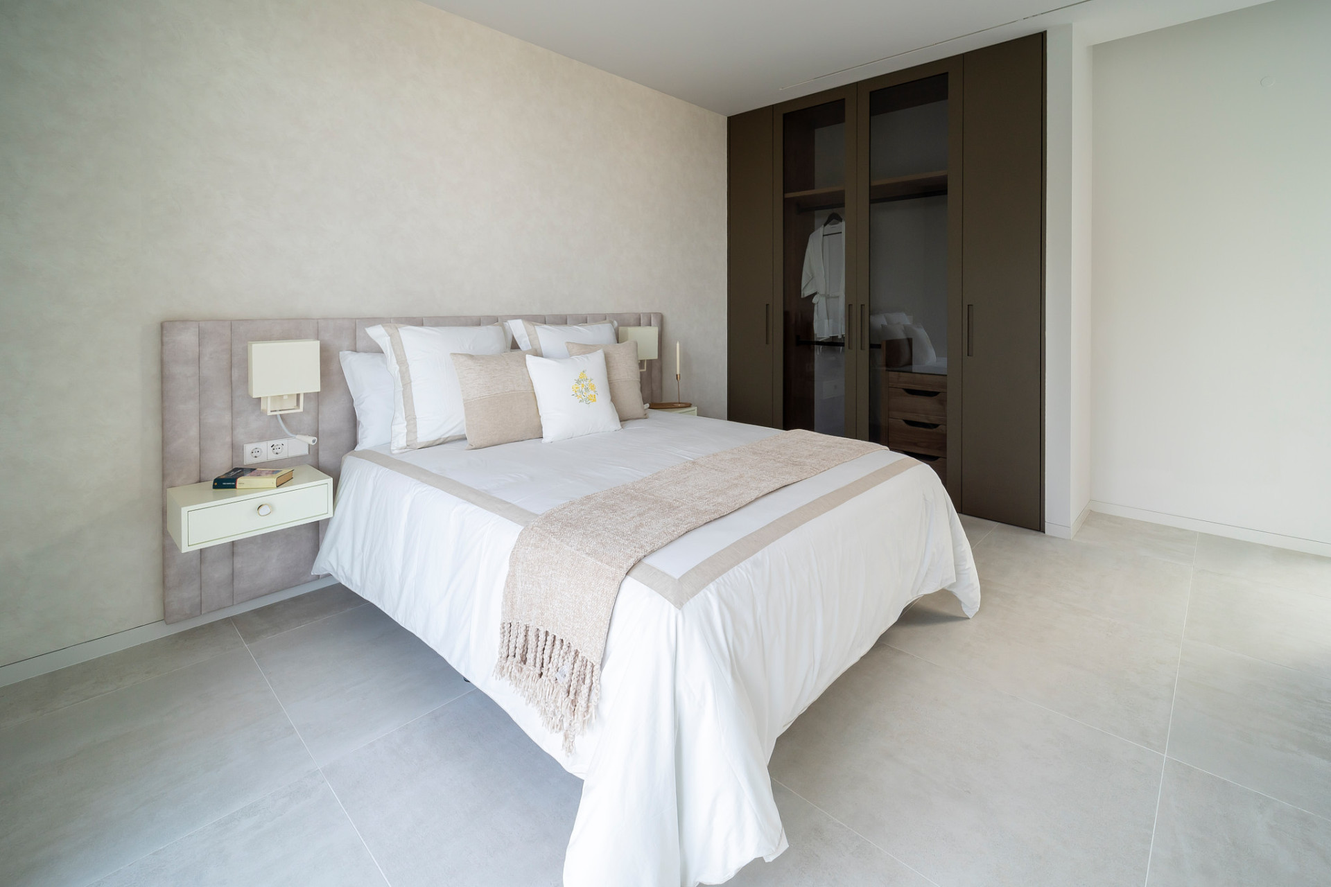 Новое здание - Villa -
Benahavís