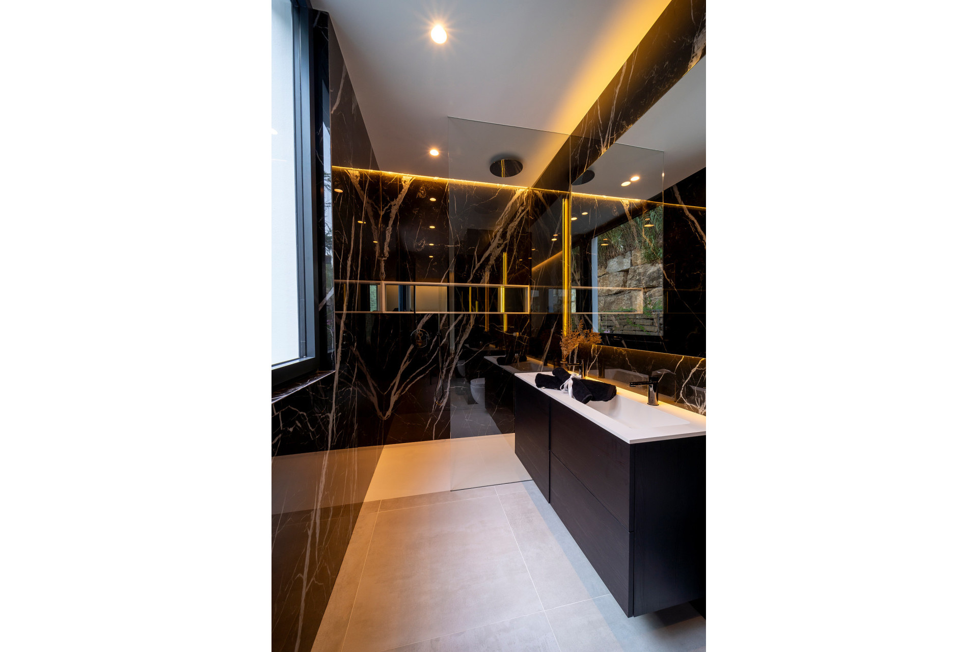 Новое здание - Villa -
Benahavís