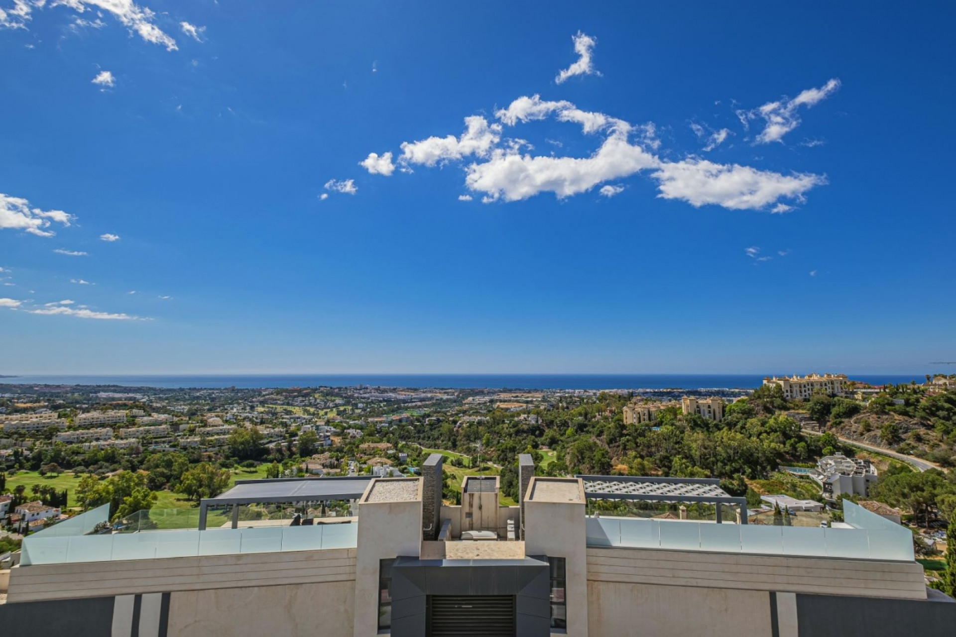 Новое здание - Villa -
Benahavís