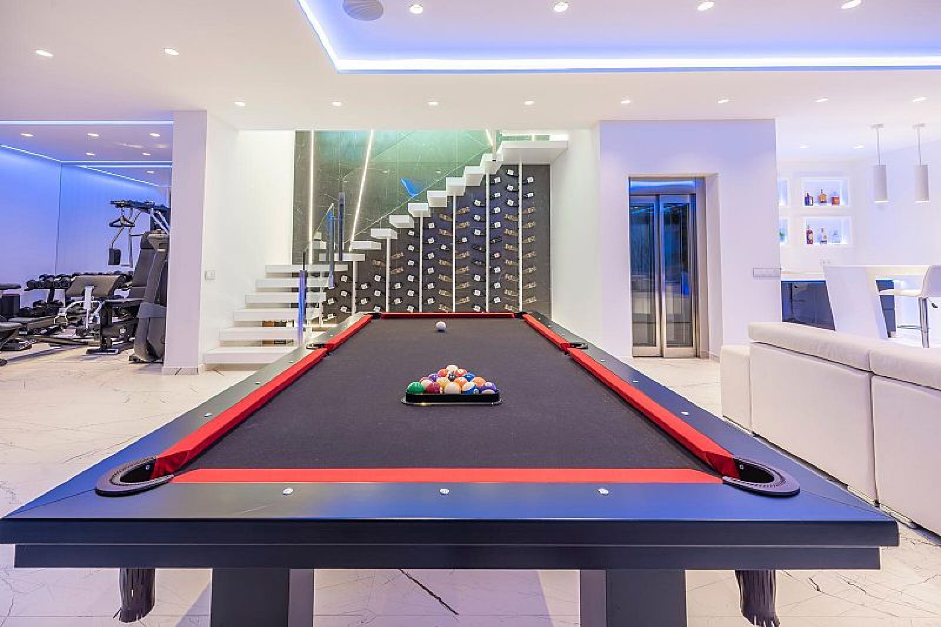 Новое здание - Villa -
Calpe