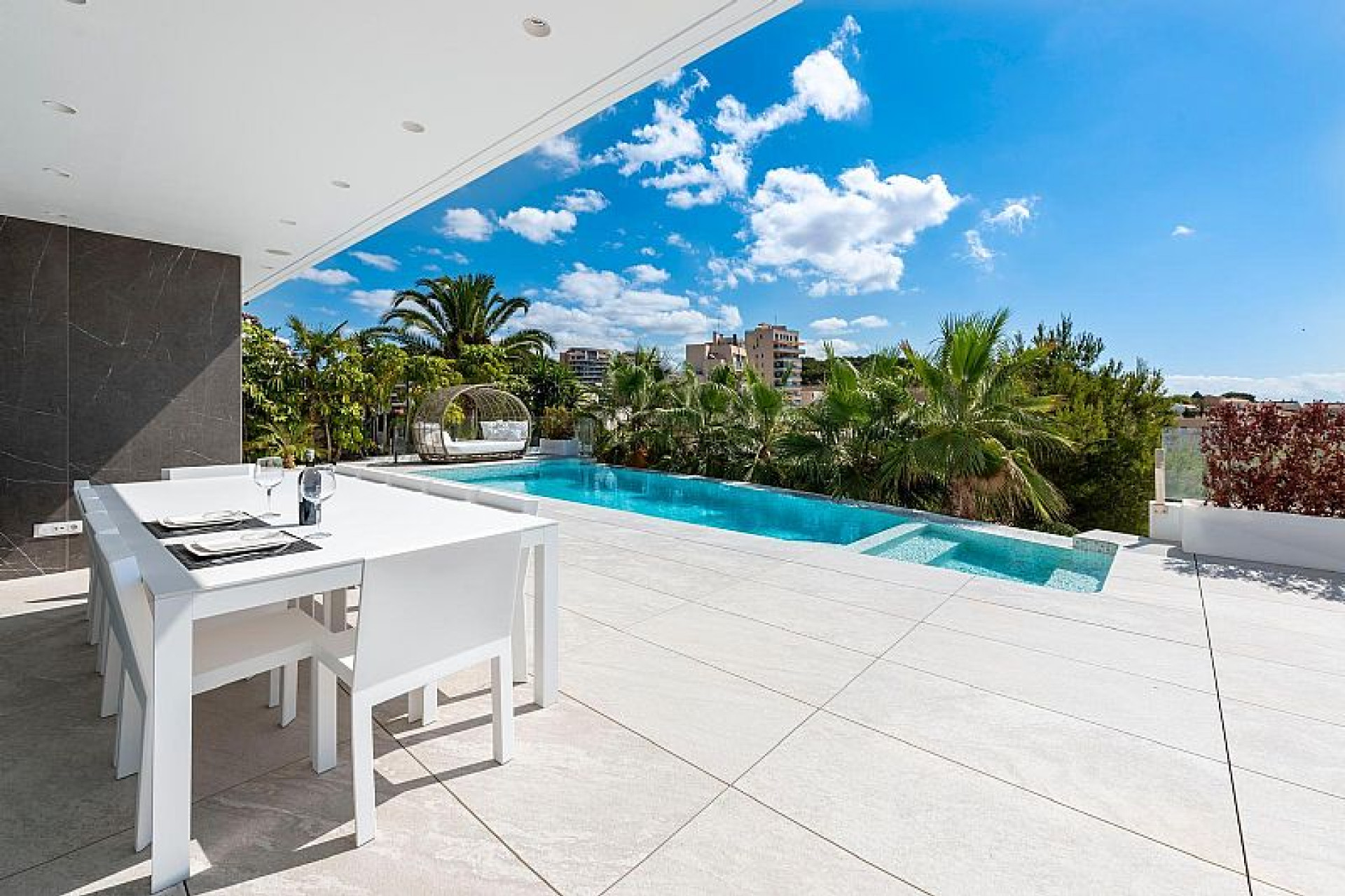 Новое здание - Villa -
Calpe