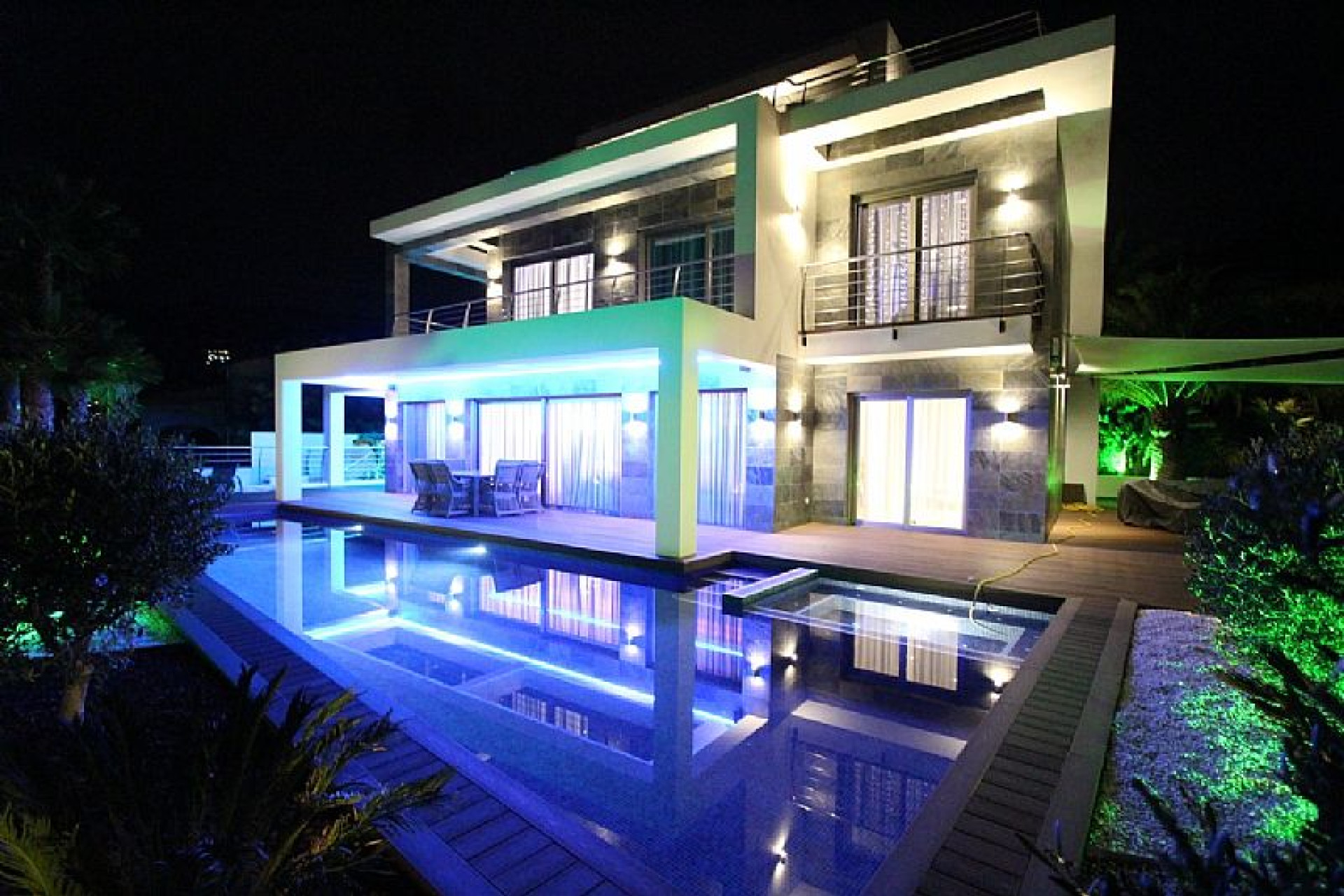 Новое здание - Villa -
Calpe