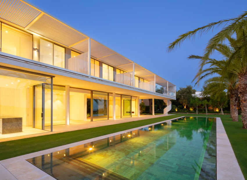 Новое здание - Villa -
Casares