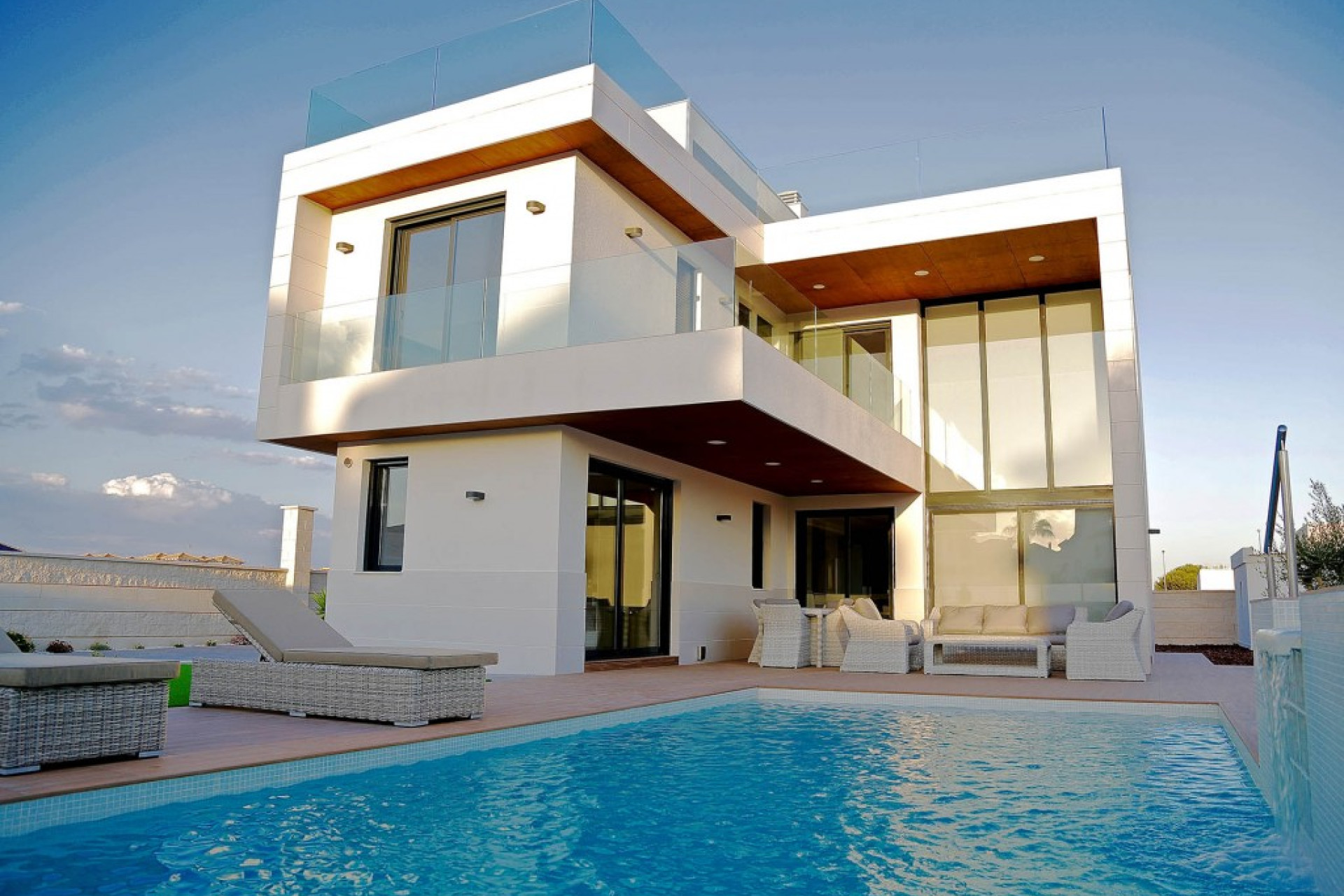 Новое здание - Villa -
Dehesa de Campoamor