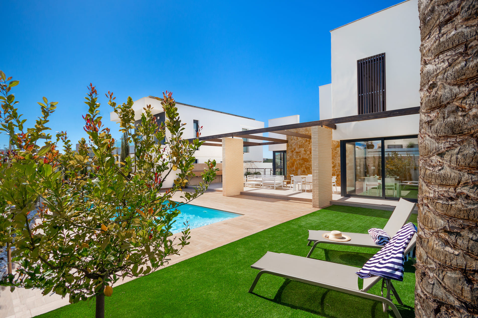 Новое здание - Villa -
Dehesa de Campoamor